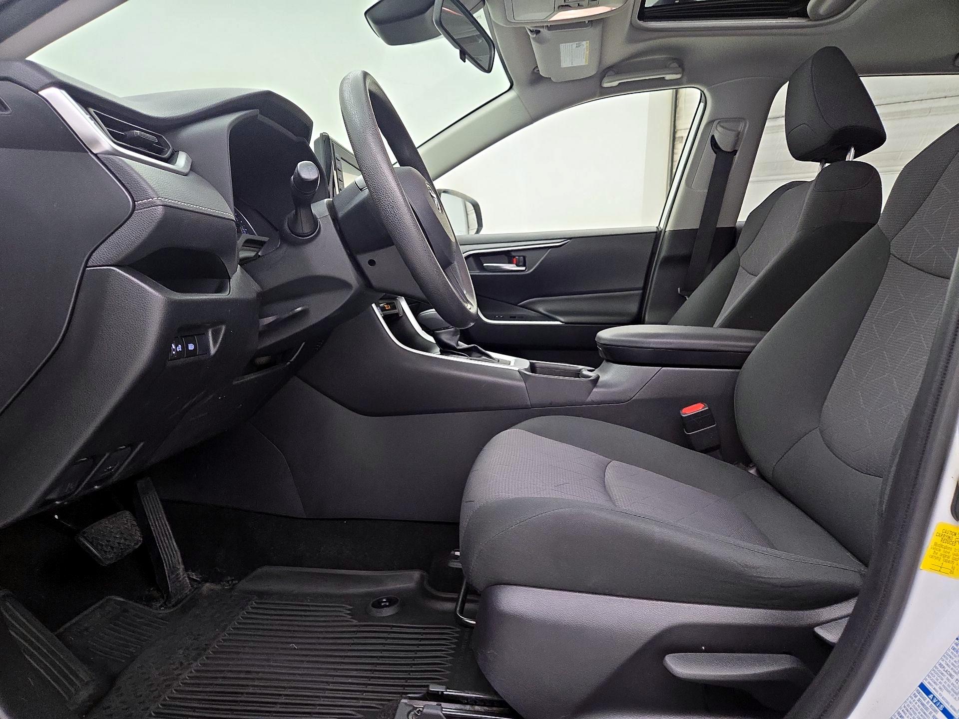 Thumbnail: 2019 Toyota RAV4 - 11