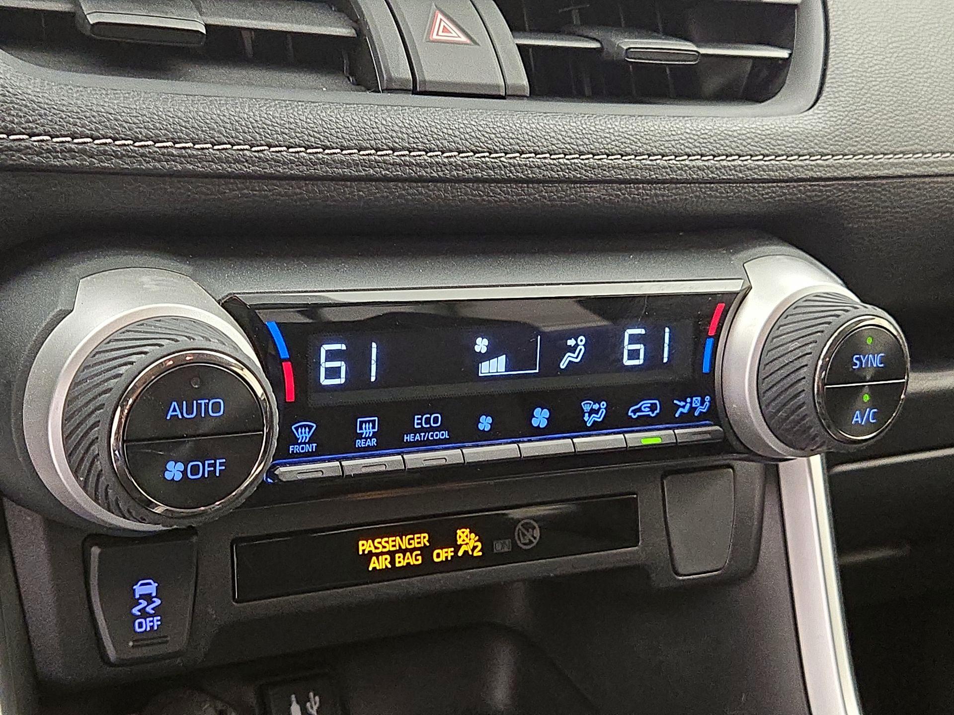 Thumbnail: 2019 Toyota RAV4 - 15