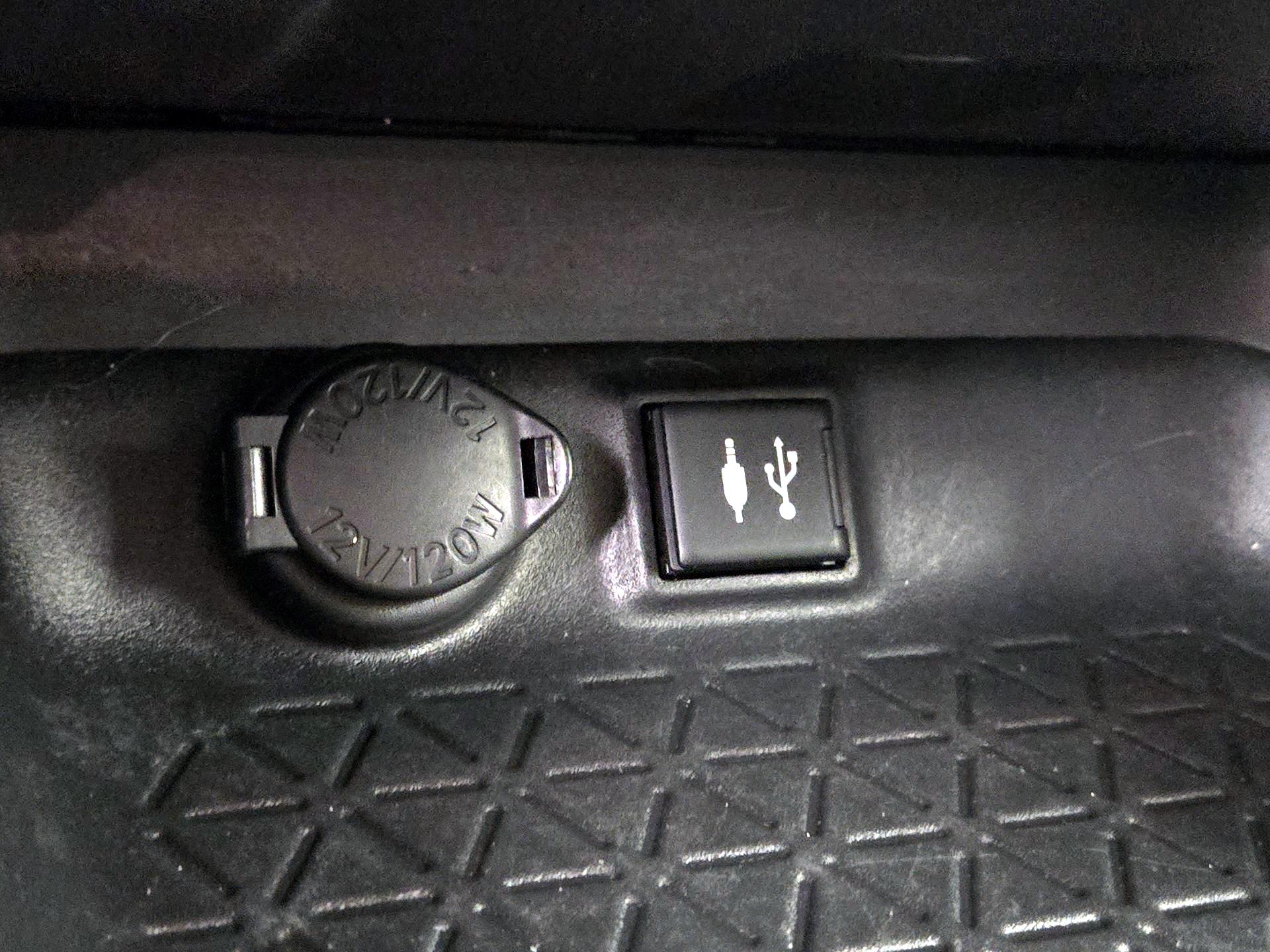 Thumbnail: 2019 Toyota RAV4 - 17