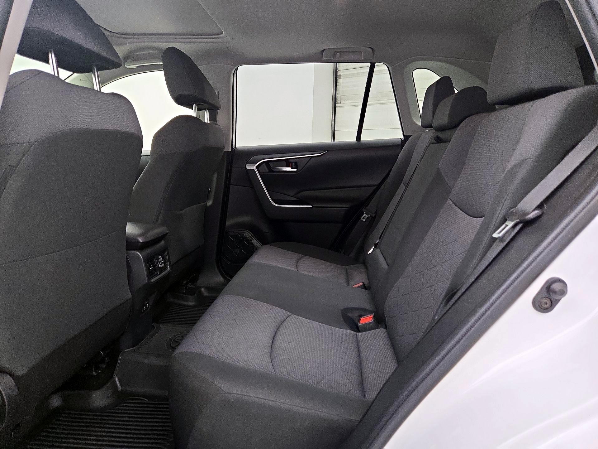Thumbnail: 2019 Toyota RAV4 - 19