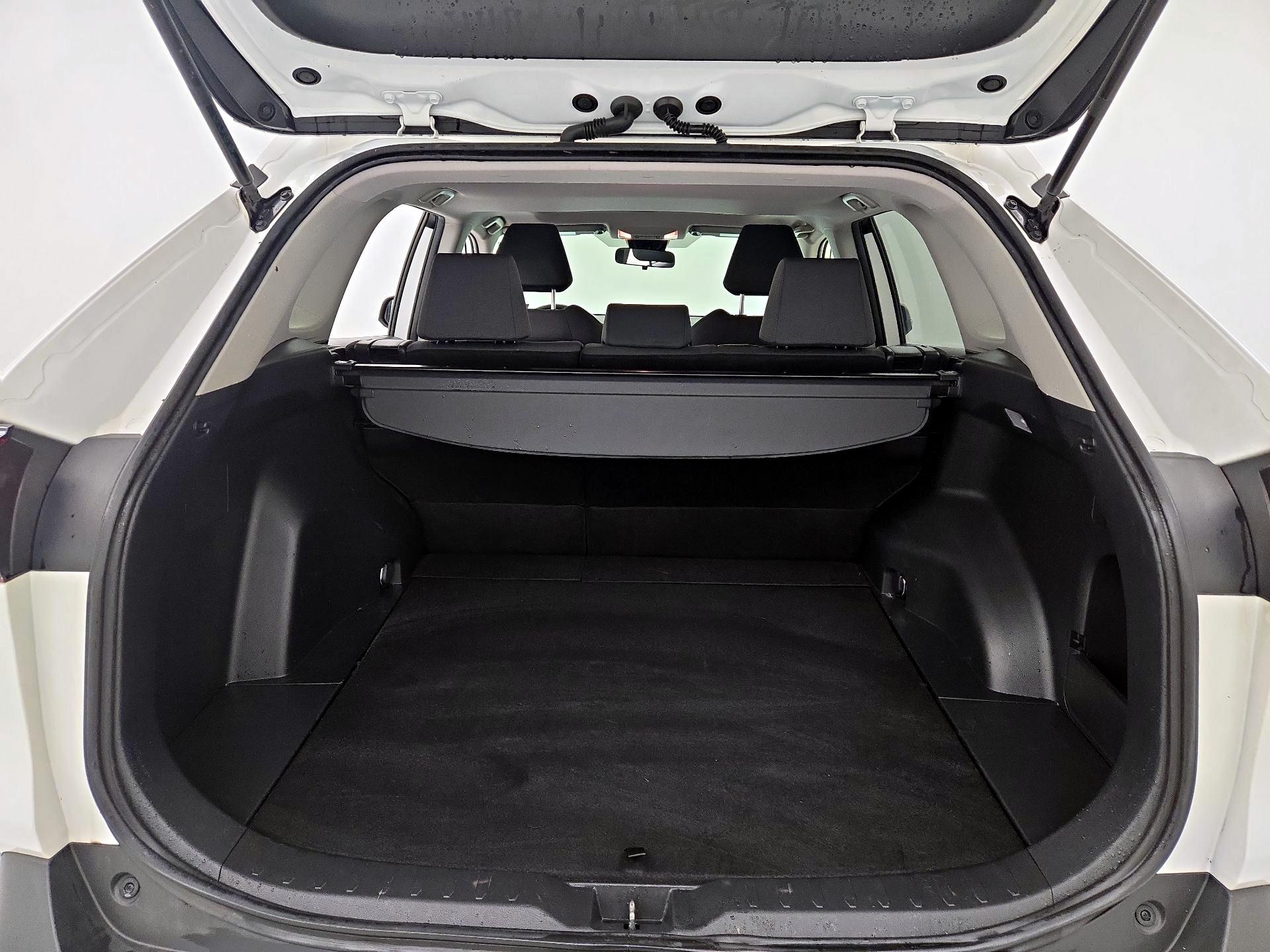 Thumbnail: 2019 Toyota RAV4 - 20