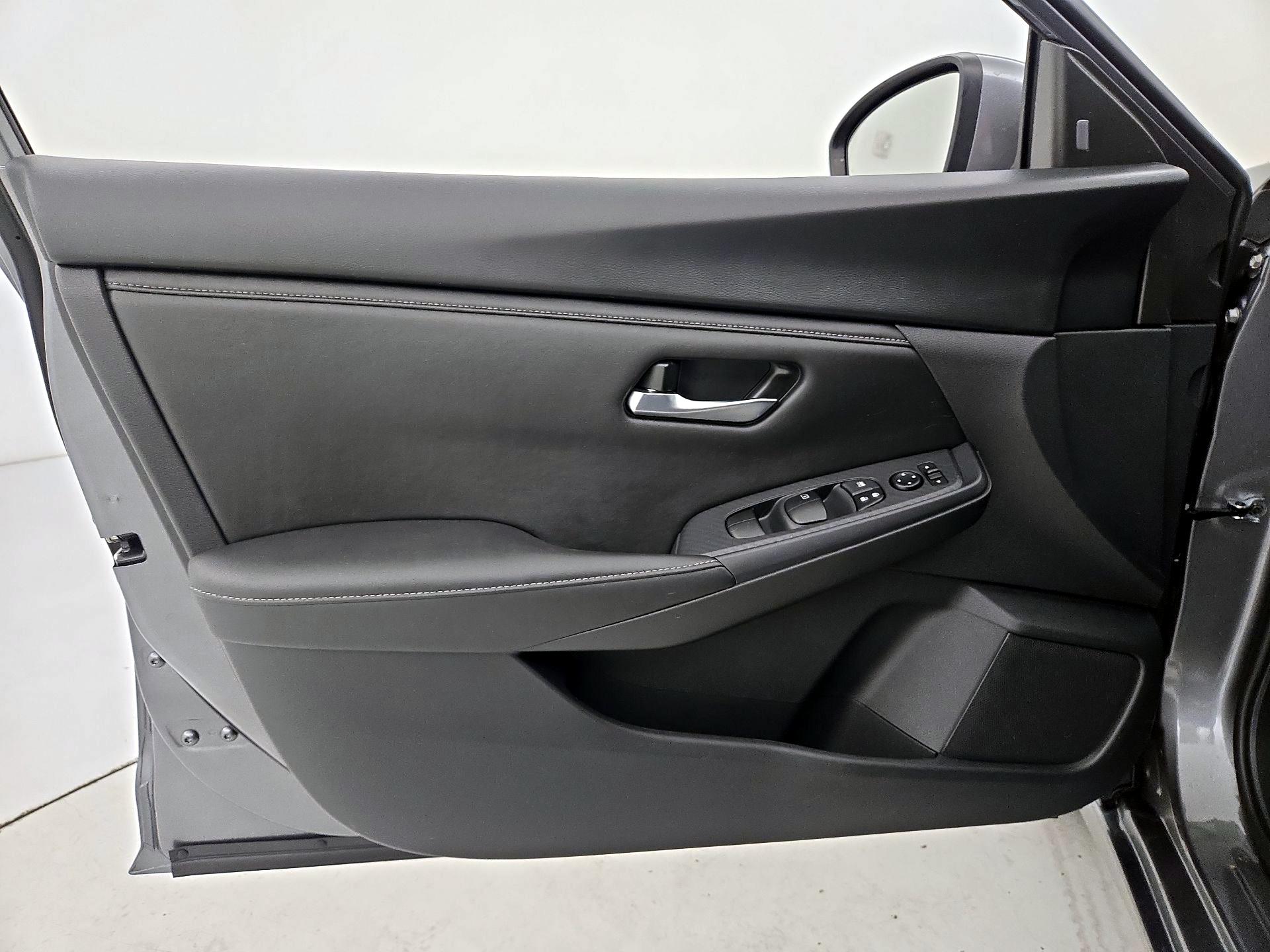 Thumbnail: 2023 Nissan Sentra - 12