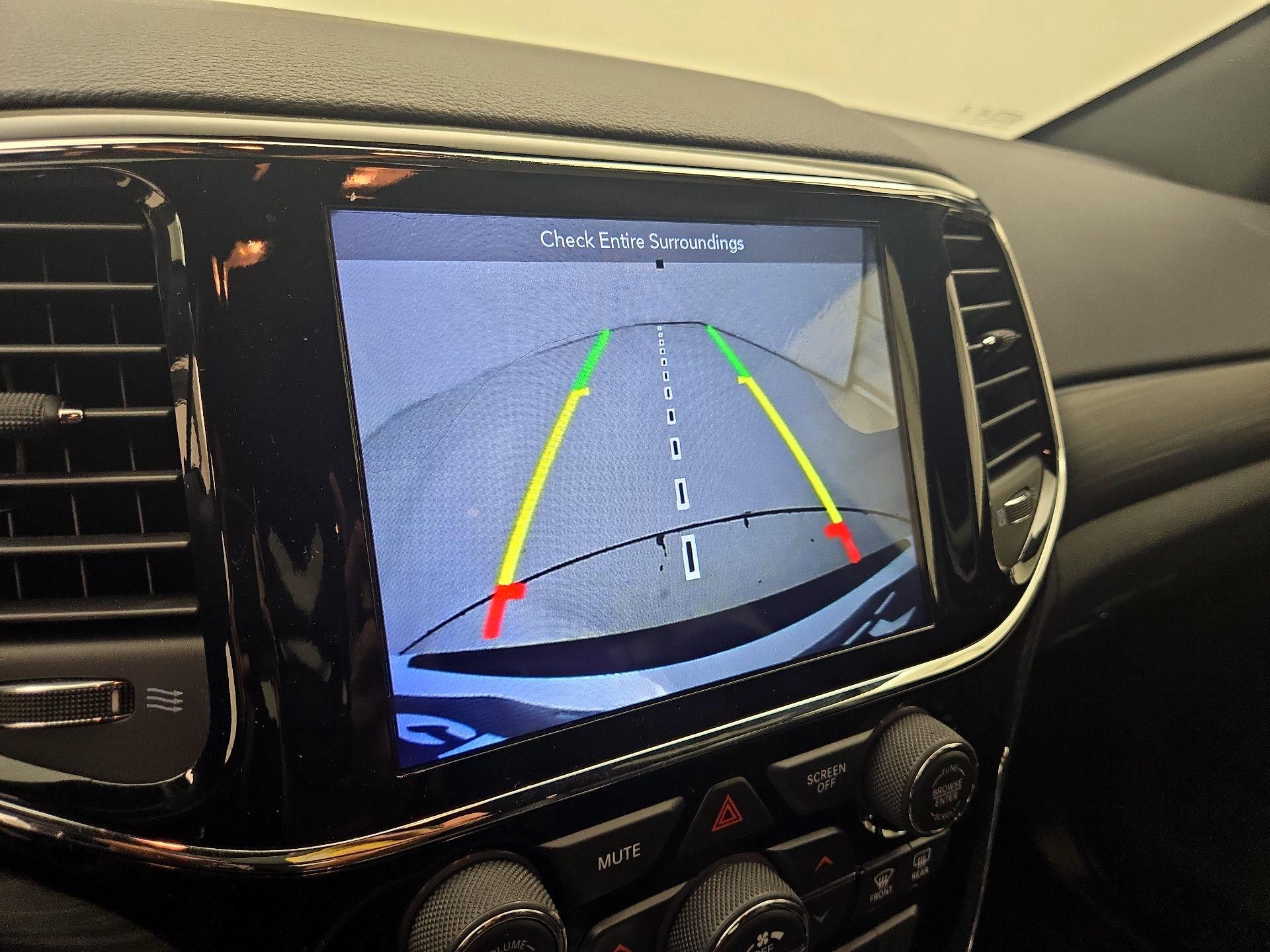 Thumbnail: 2019 Jeep Grand Cherokee - 15