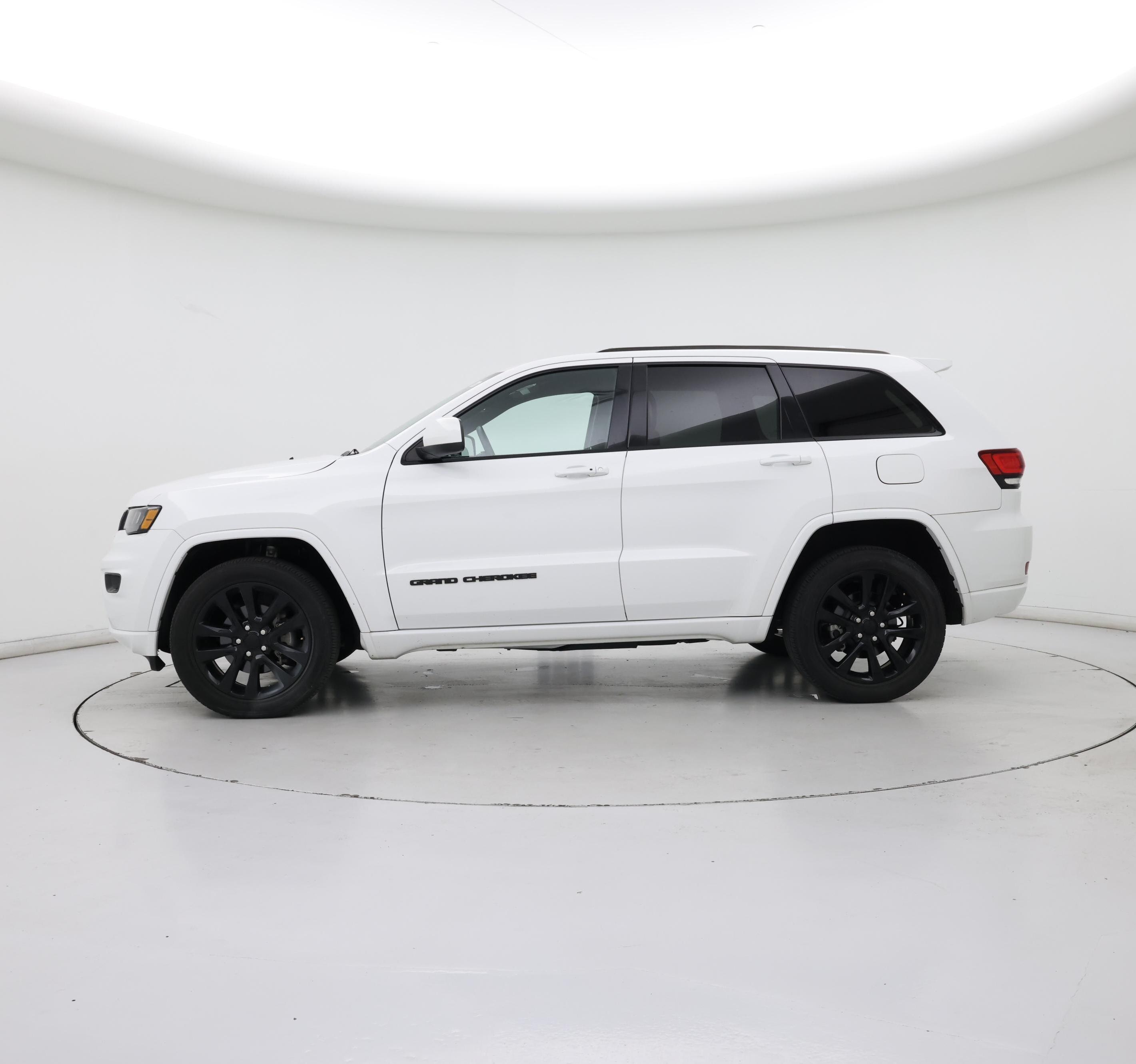 Thumbnail: 2019 Jeep Grand Cherokee - 3