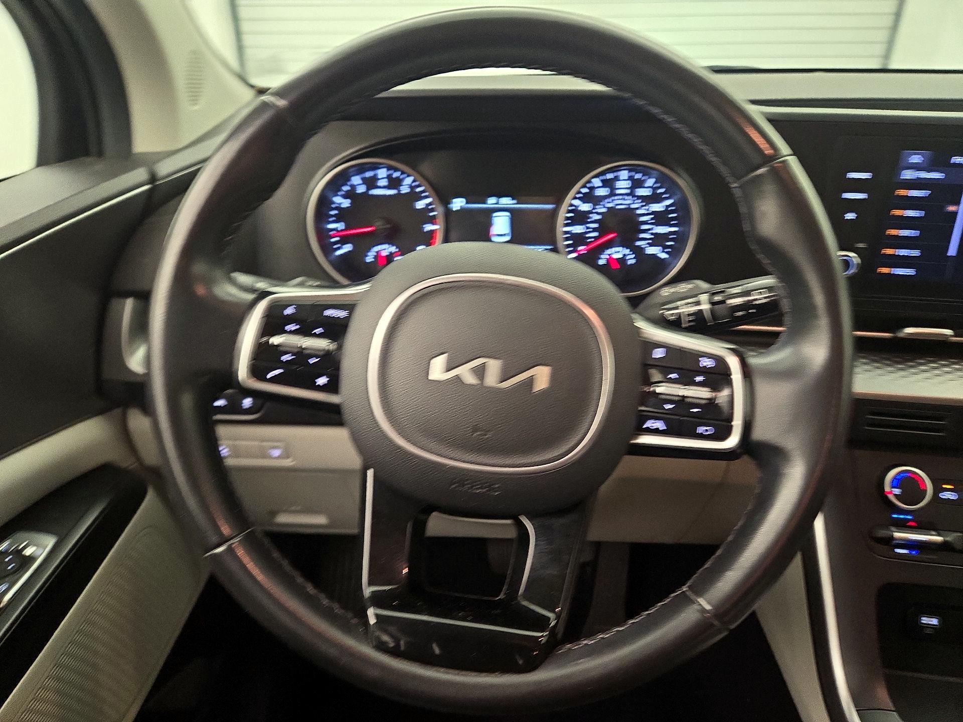 Thumbnail: 2022 Kia Carnival - 10
