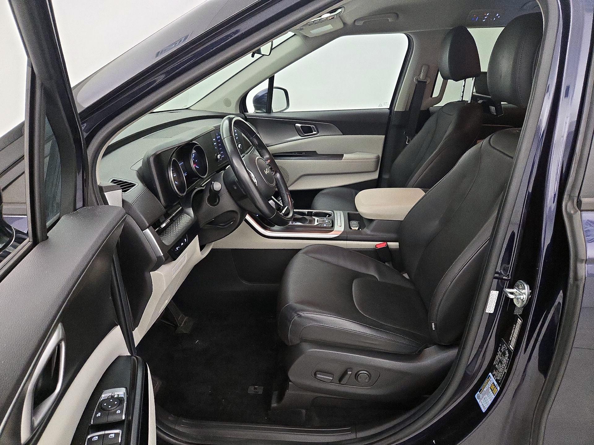 Thumbnail: 2022 Kia Carnival - 11