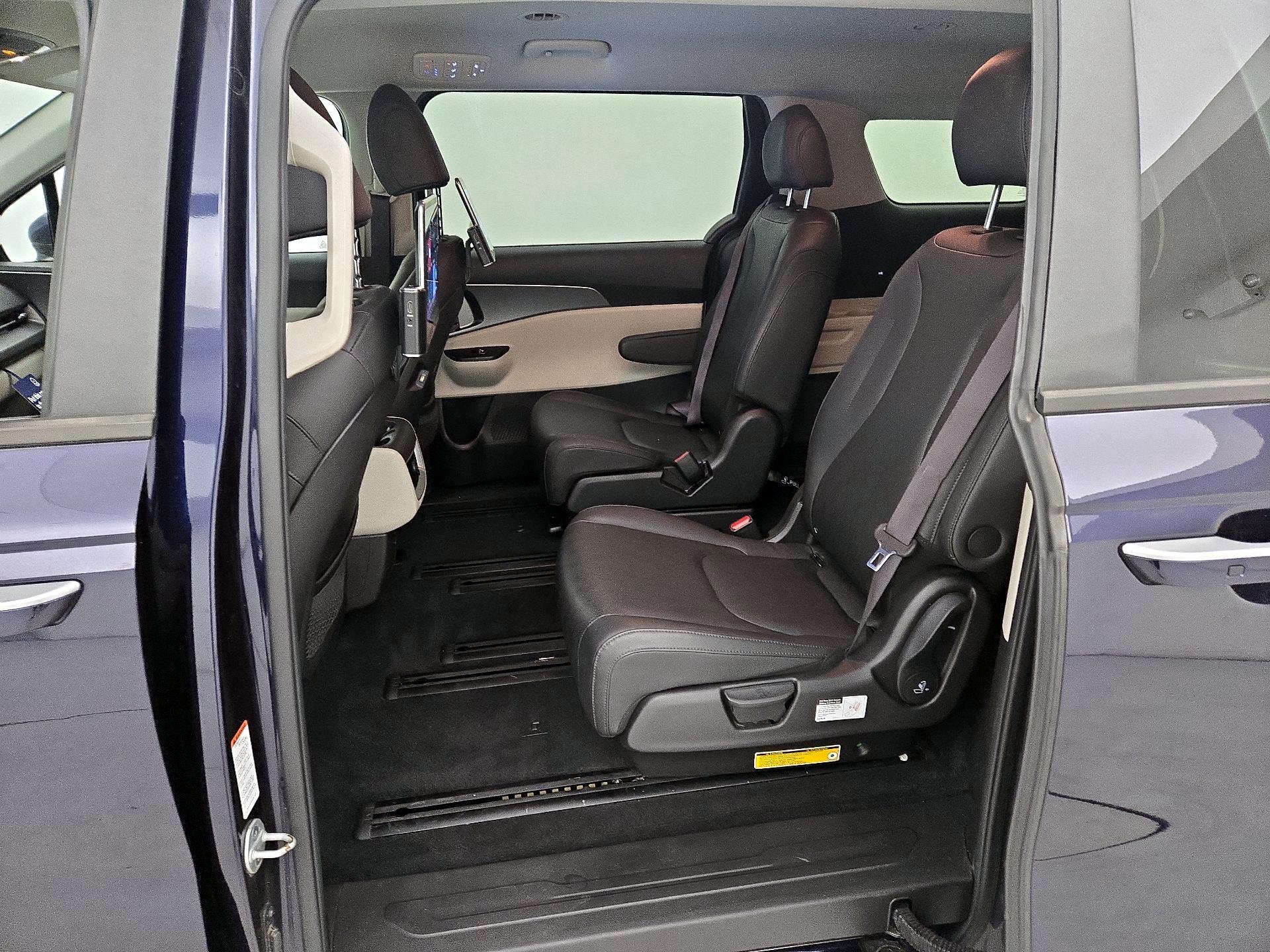 Thumbnail: 2022 Kia Carnival - 19