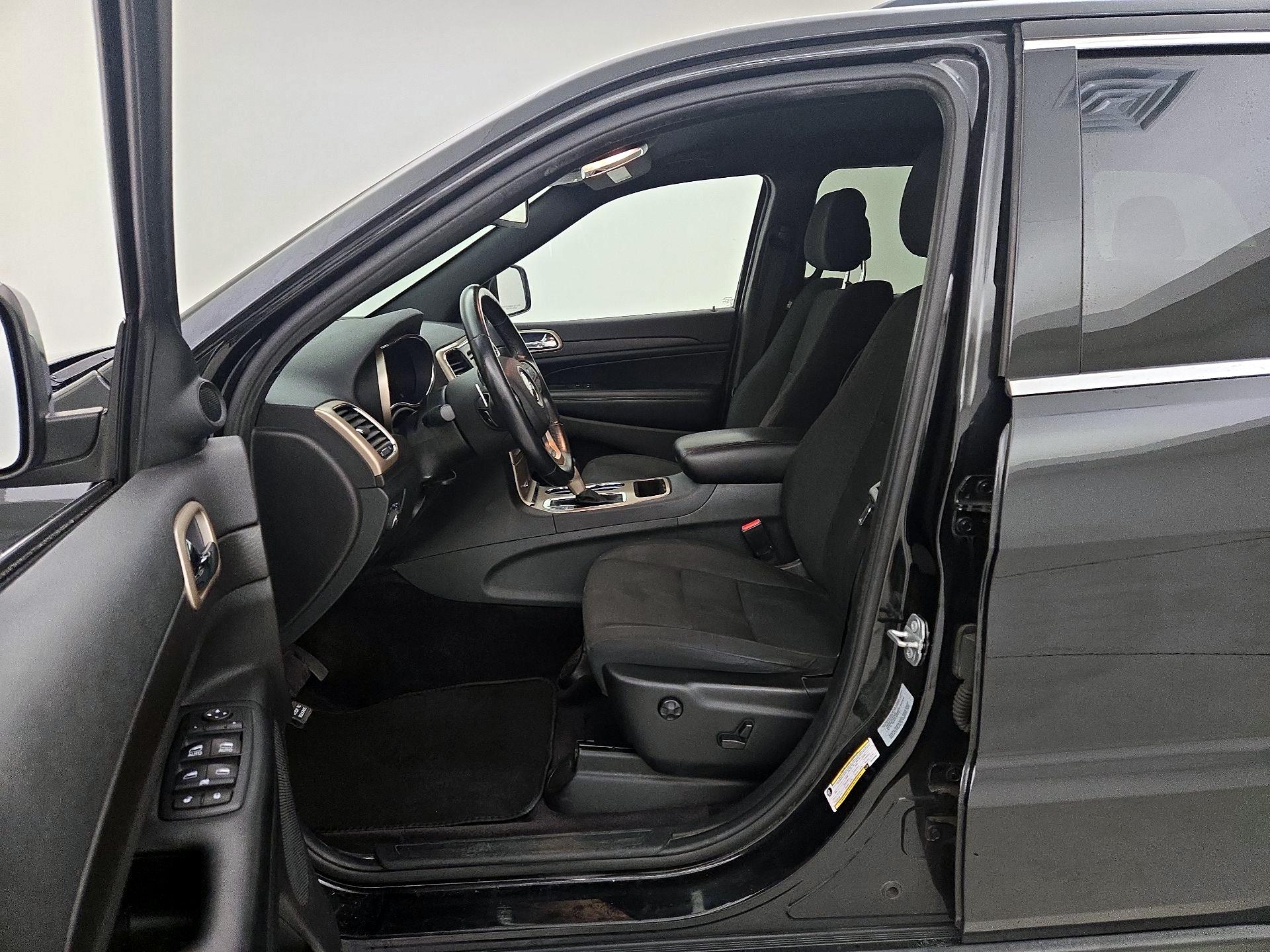 Thumbnail: 2016 Jeep Grand Cherokee - 11