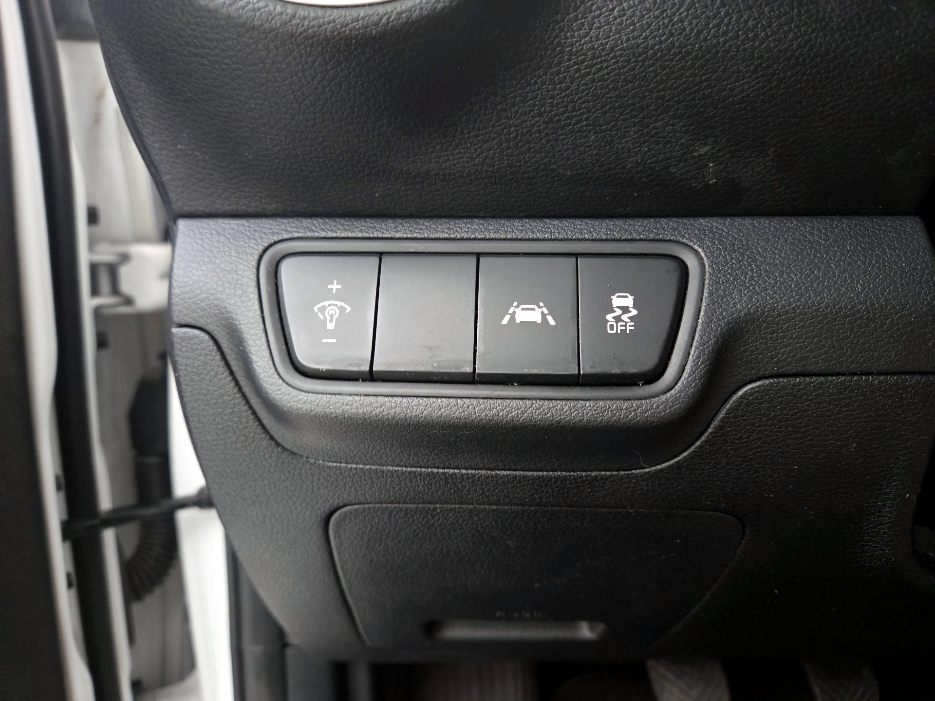 Thumbnail: 2020 Kia Forte - 13