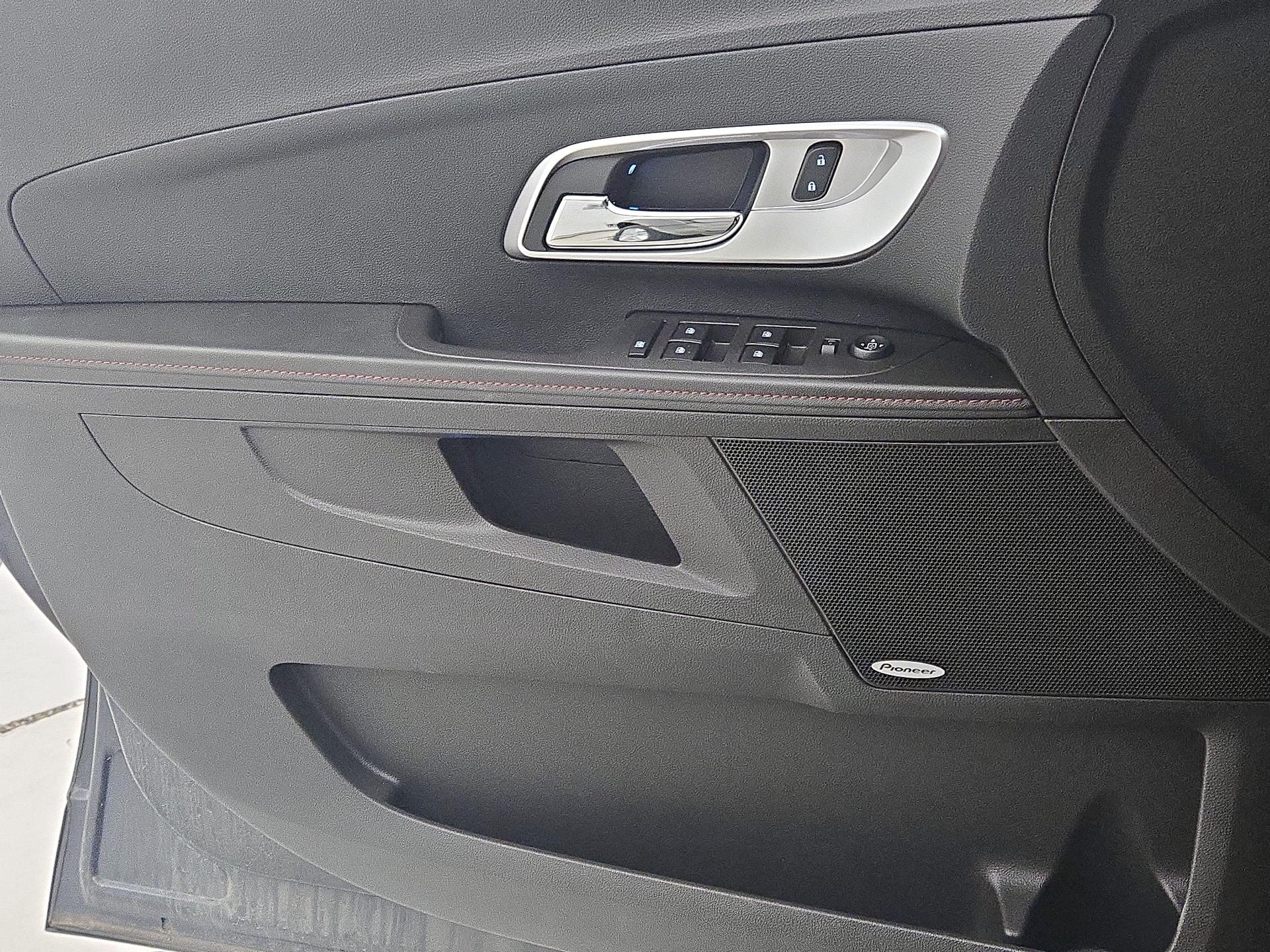 Thumbnail: 2015 Chevrolet Equinox - 12