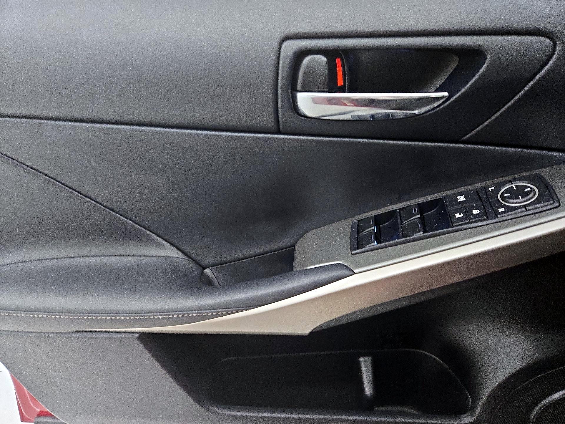 Thumbnail: 2015 Lexus IS - 12