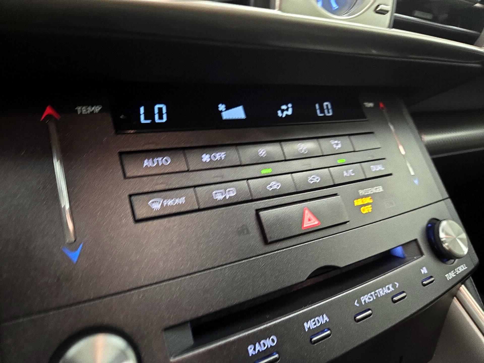 Thumbnail: 2015 Lexus IS - 16