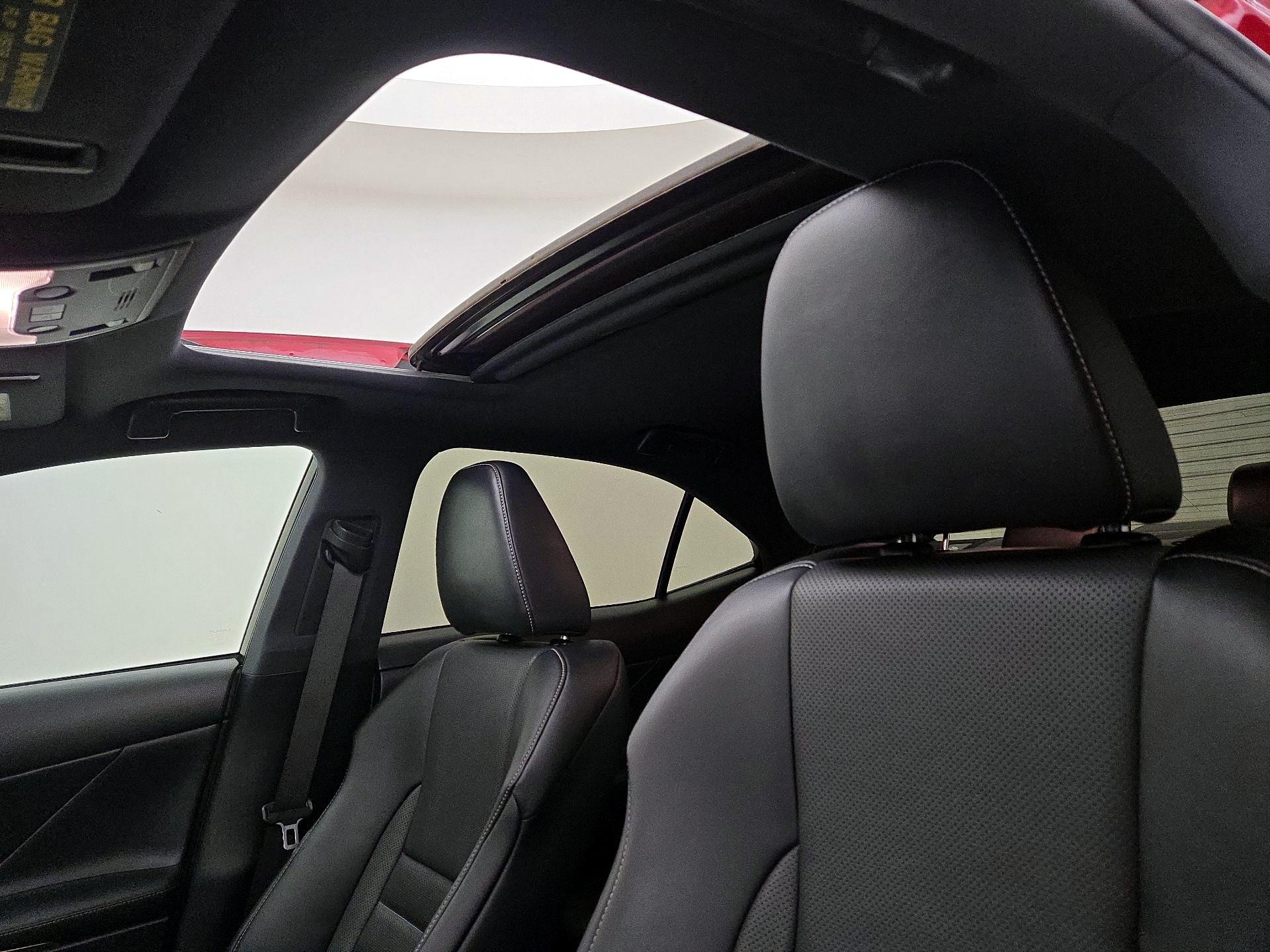 Thumbnail: 2015 Lexus IS - 19