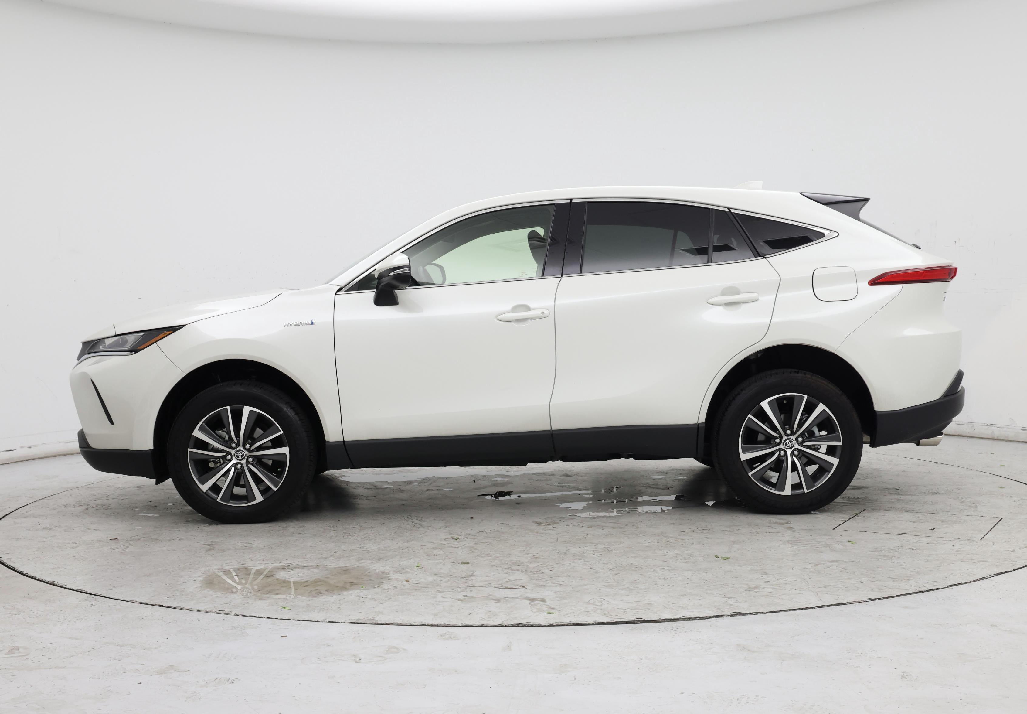 Thumbnail: 2021 Toyota Venza - 3
