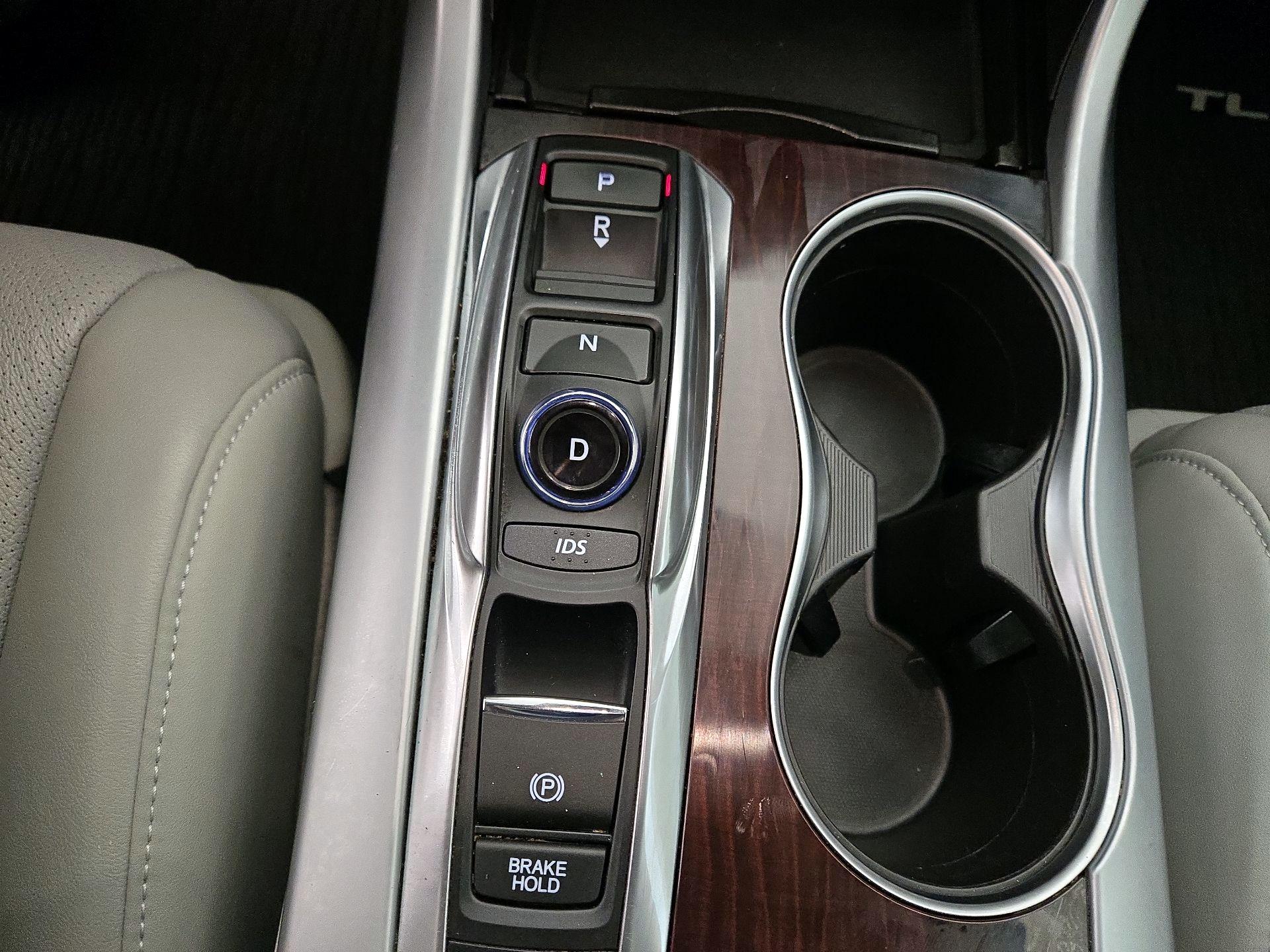 Thumbnail: 2015 Acura TLX - 18