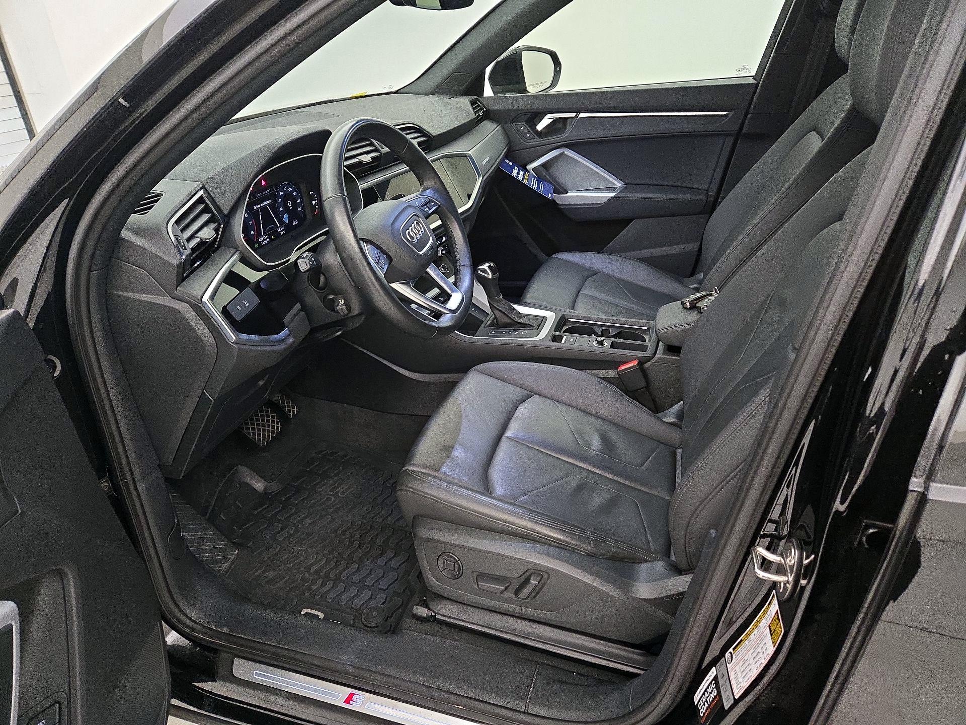 Thumbnail: 2023 Audi Q3 - 11