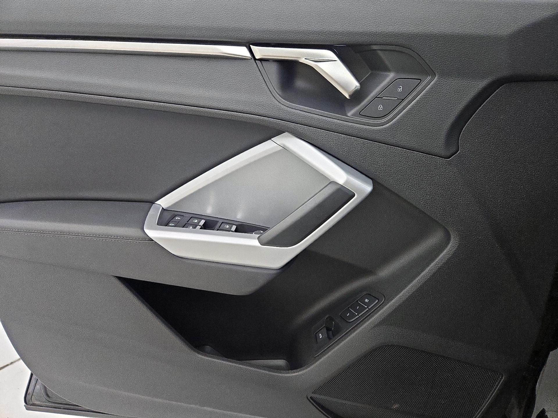 Thumbnail: 2023 Audi Q3 - 12