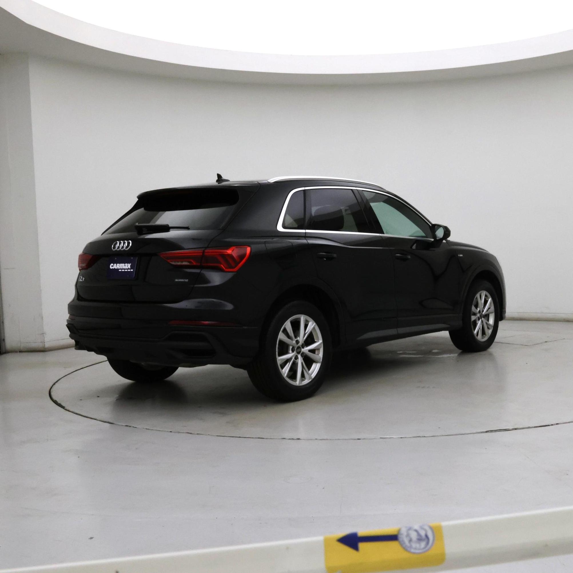 Thumbnail: 2023 Audi Q3 - 8