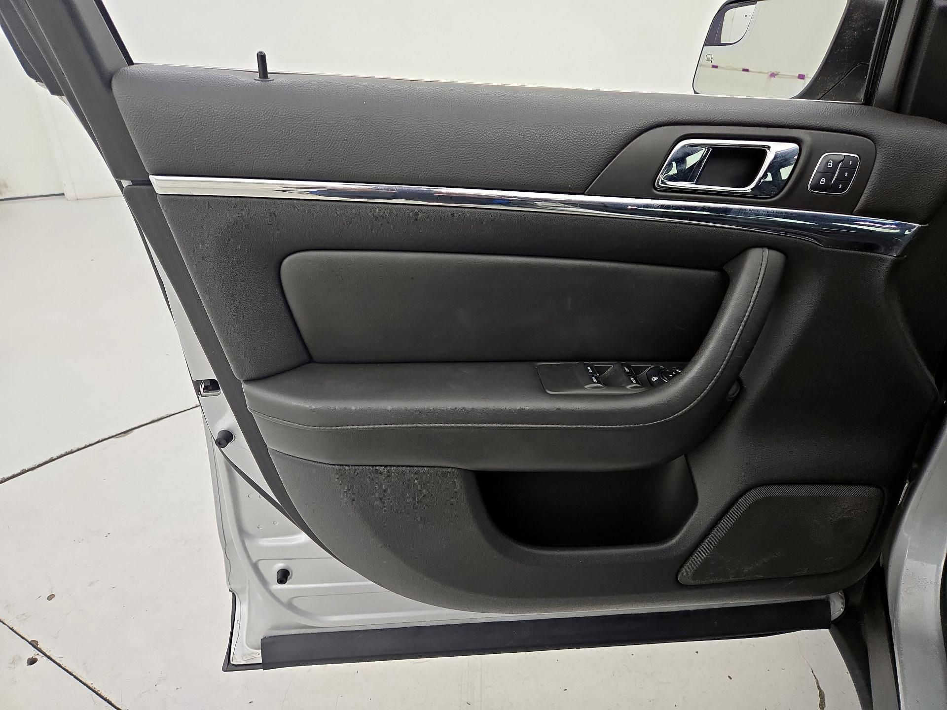 Thumbnail: 2015 Lincoln MKS - 12