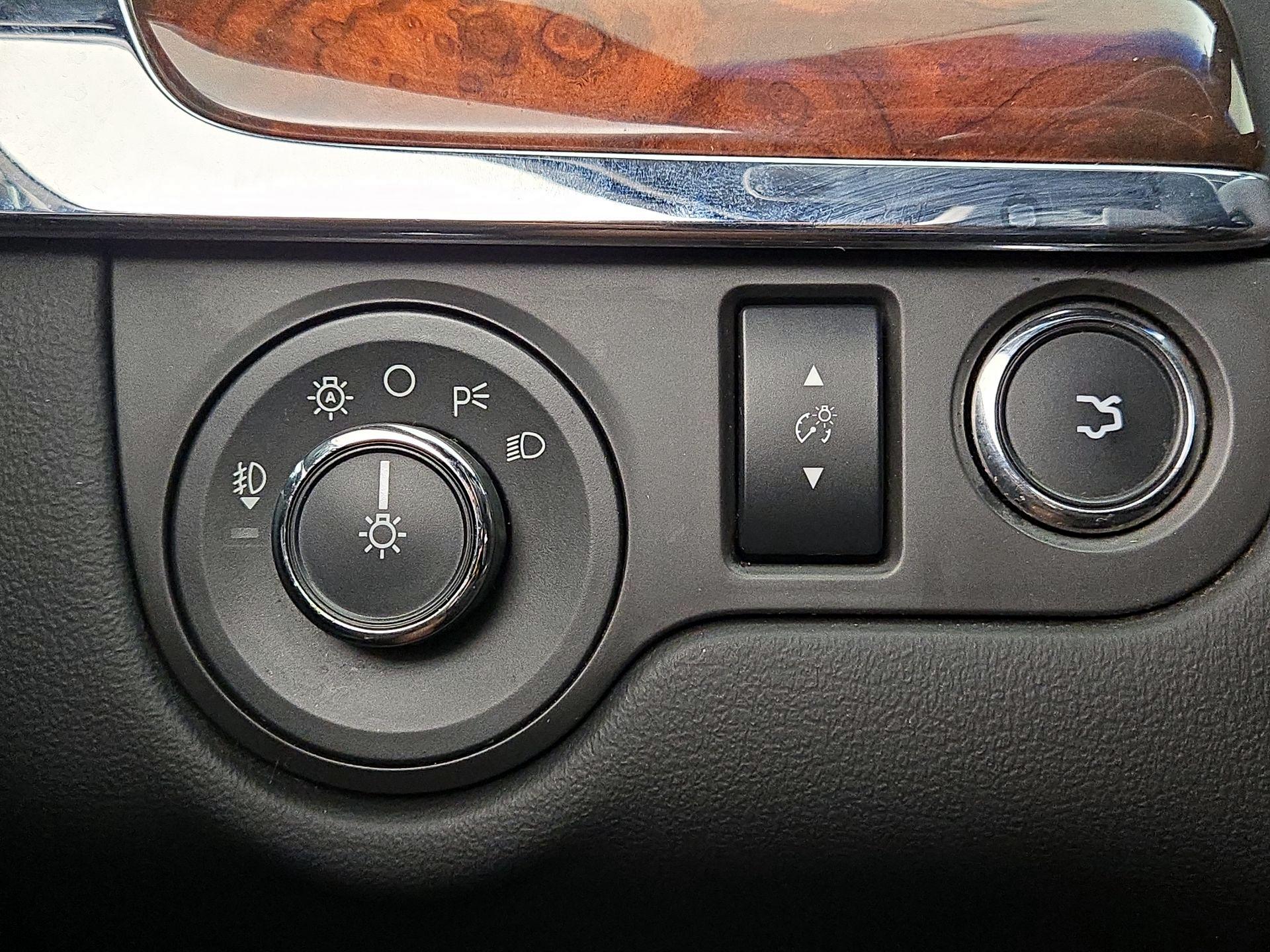 Thumbnail: 2015 Lincoln MKS - 13