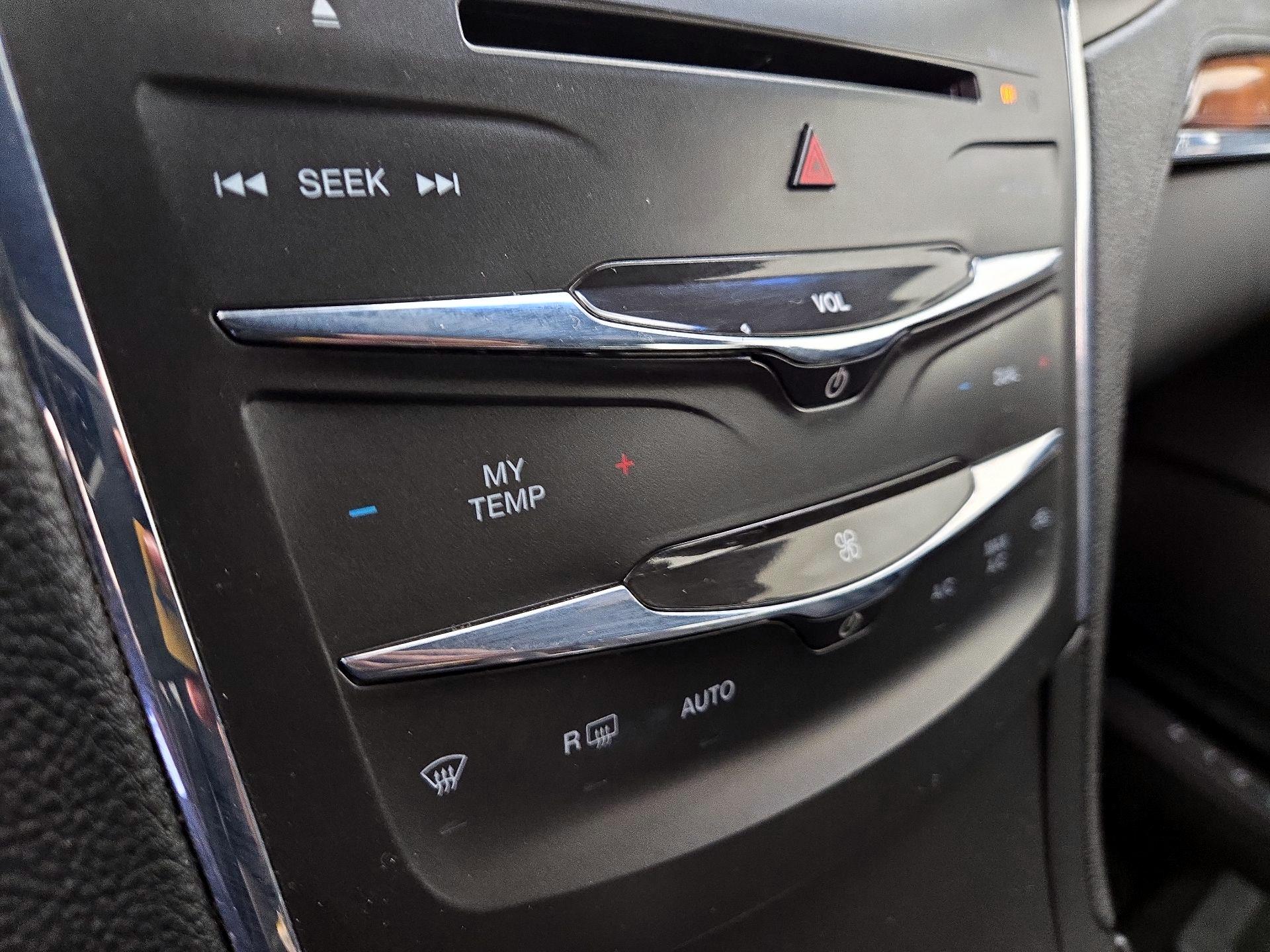 Thumbnail: 2015 Lincoln MKS - 16