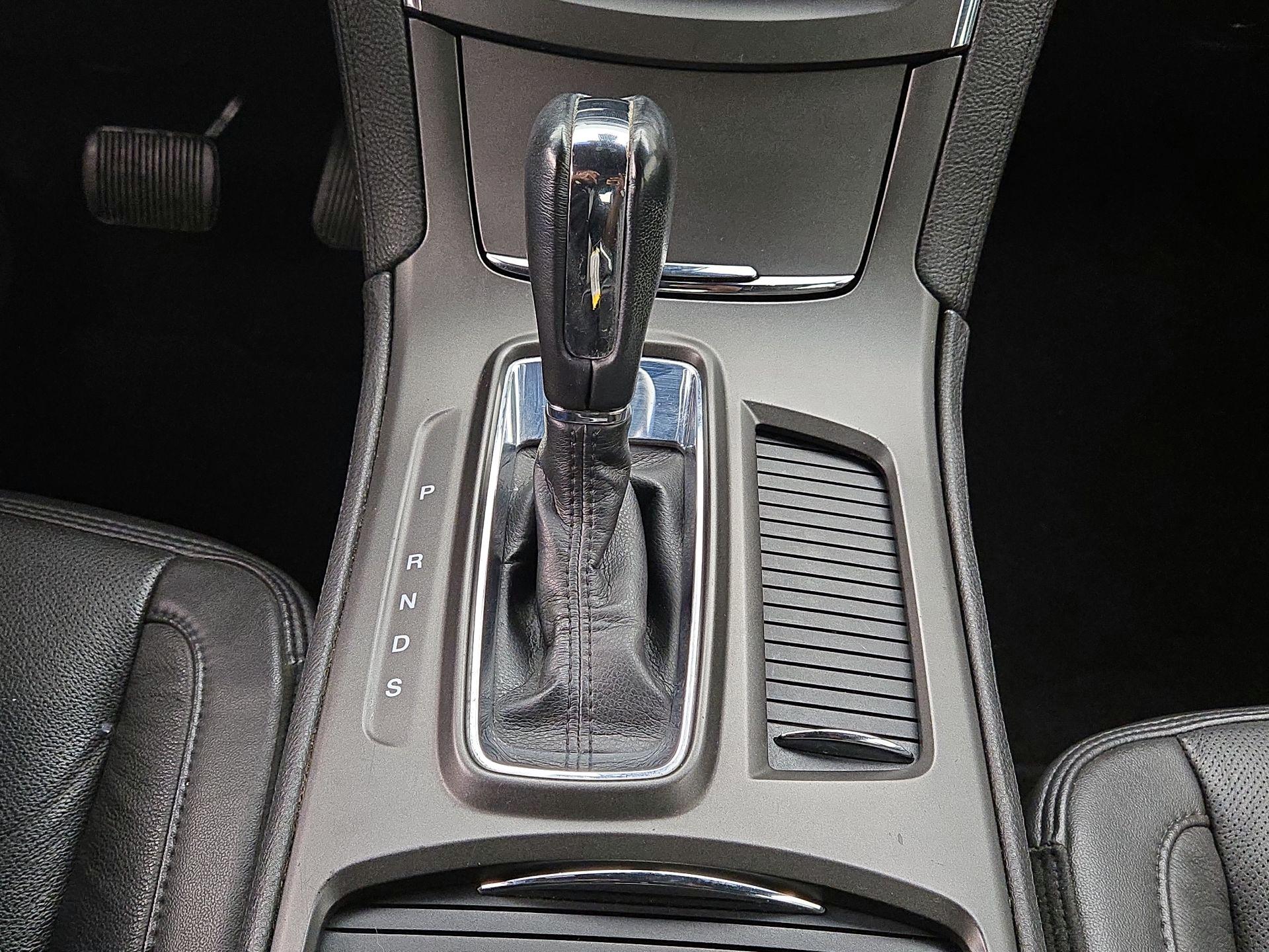 Thumbnail: 2015 Lincoln MKS - 17