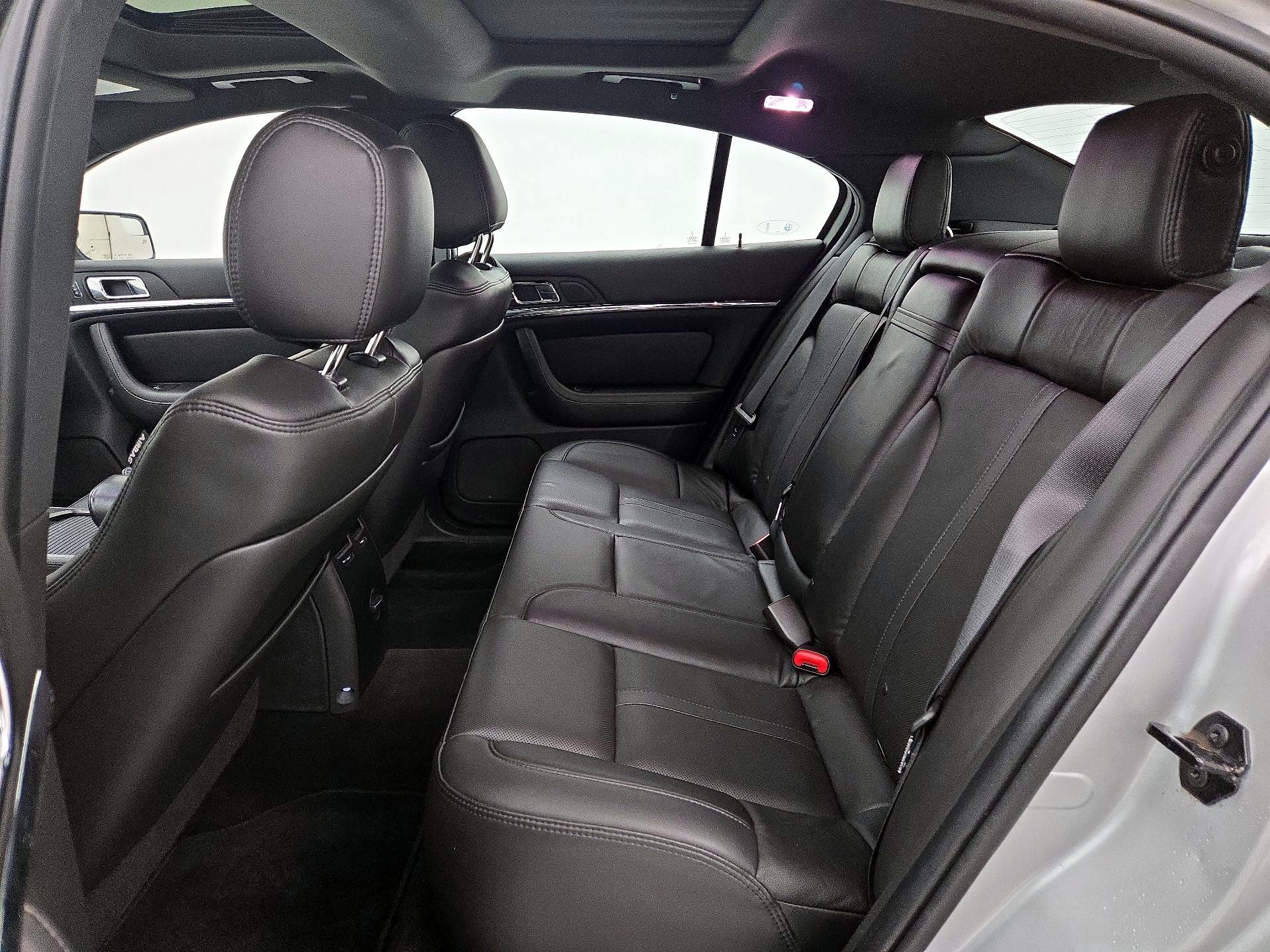 Thumbnail: 2015 Lincoln MKS - 19