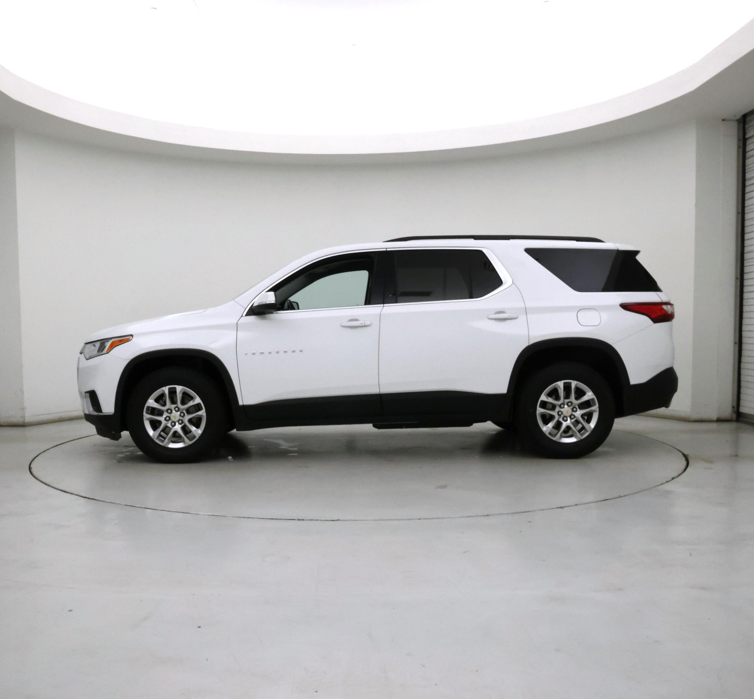 Thumbnail: 2021 Chevrolet Traverse - 3