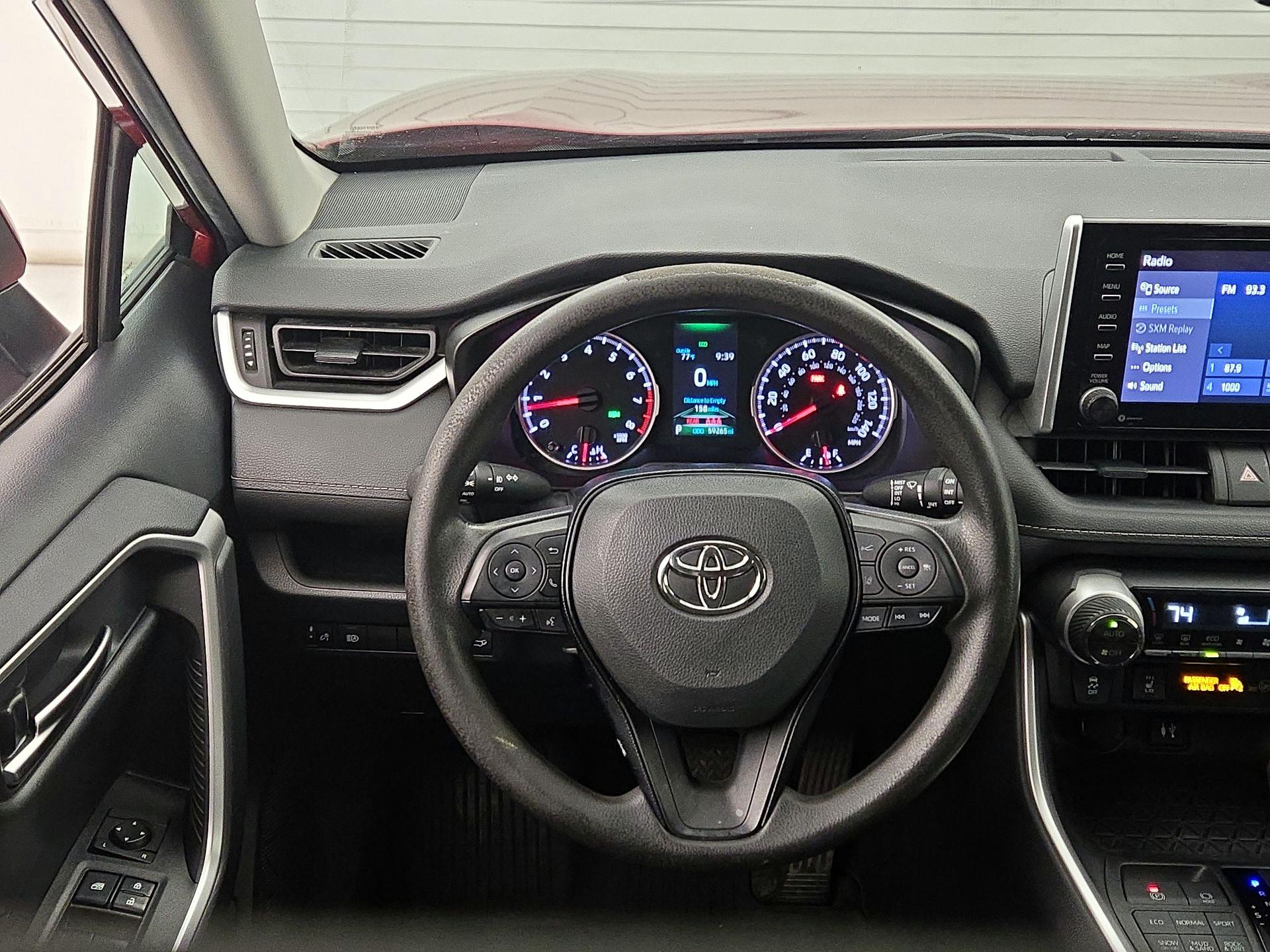 Thumbnail: 2019 Toyota RAV4 - 10