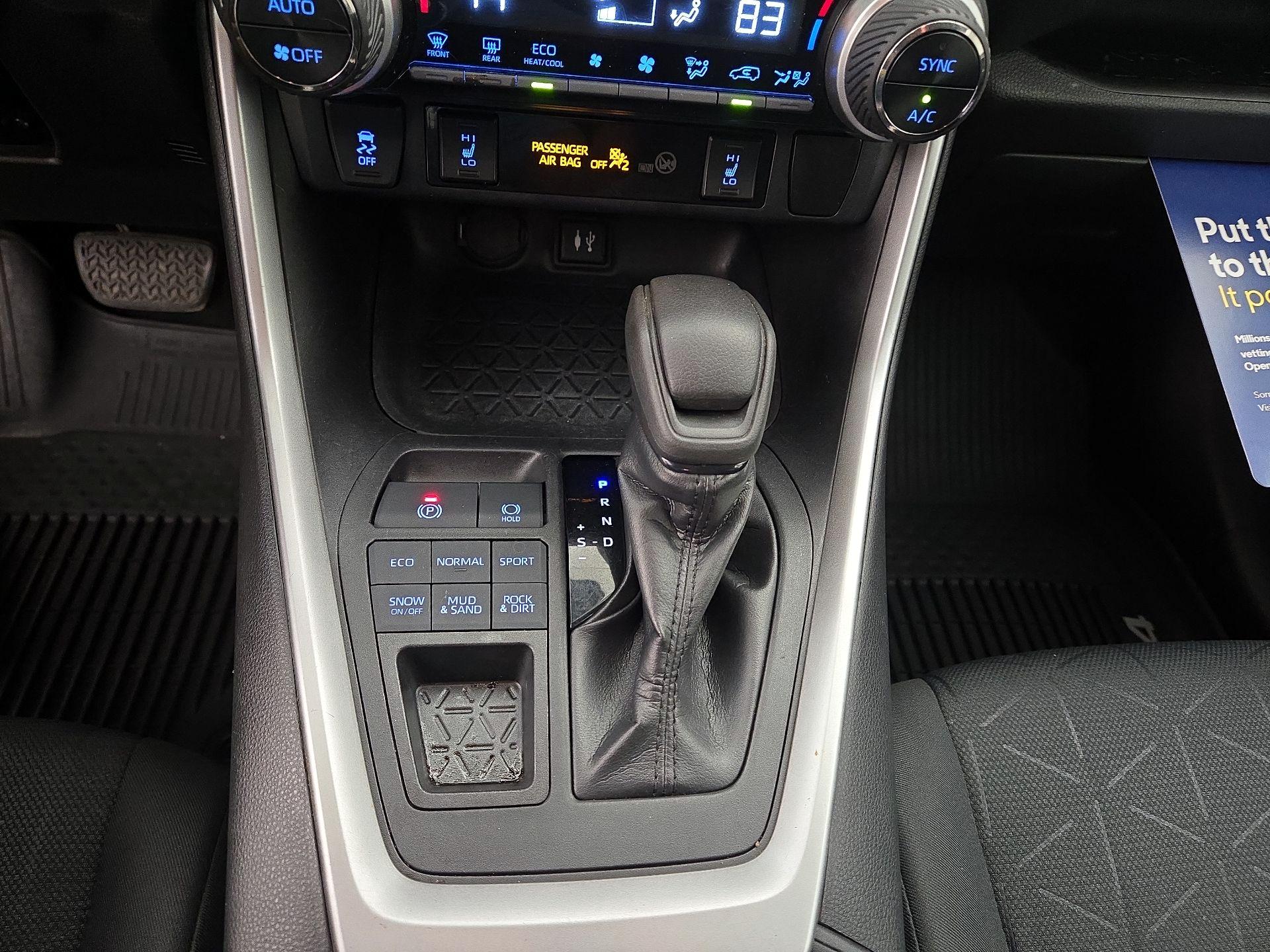 Thumbnail: 2019 Toyota RAV4 - 17