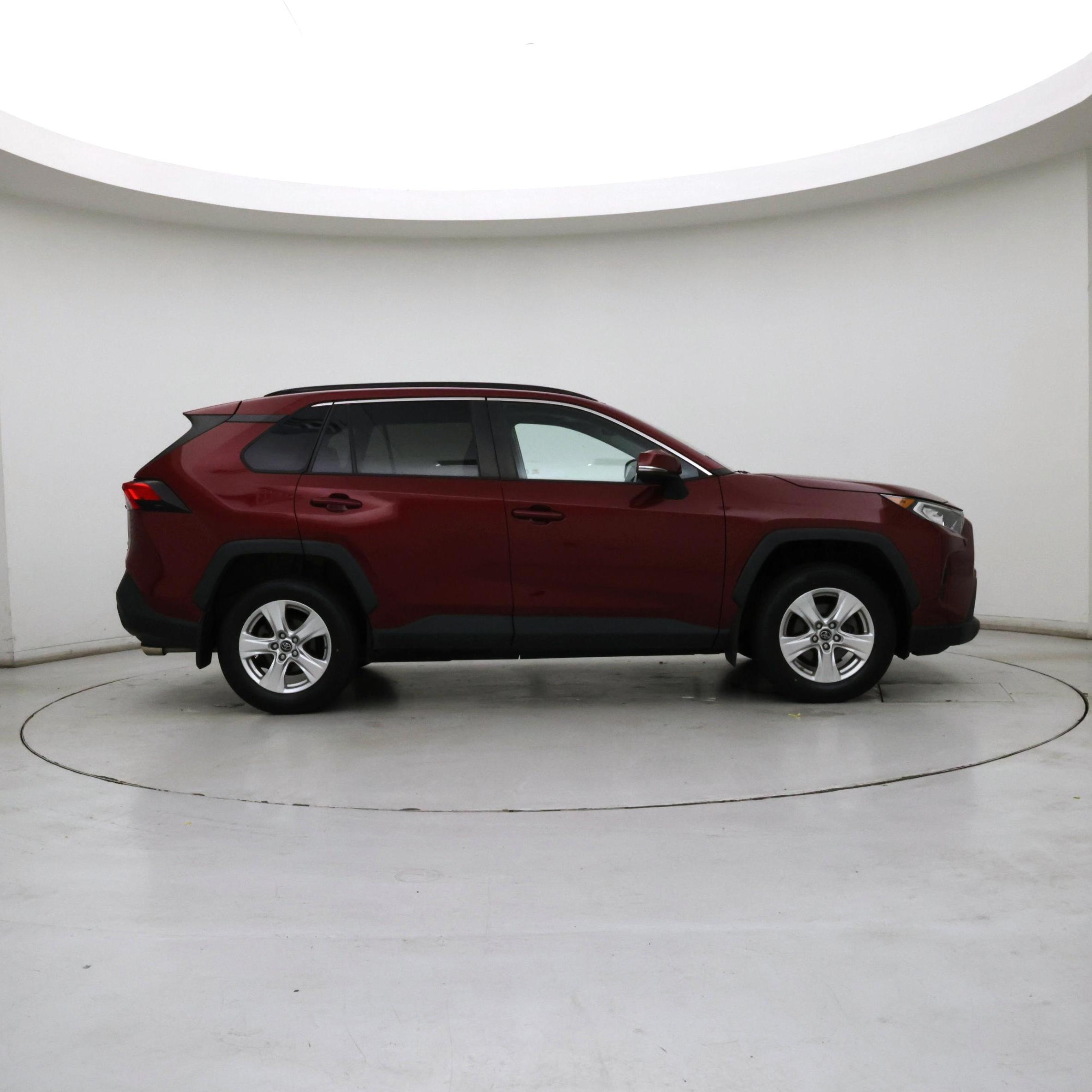 Thumbnail: 2019 Toyota RAV4 - 7
