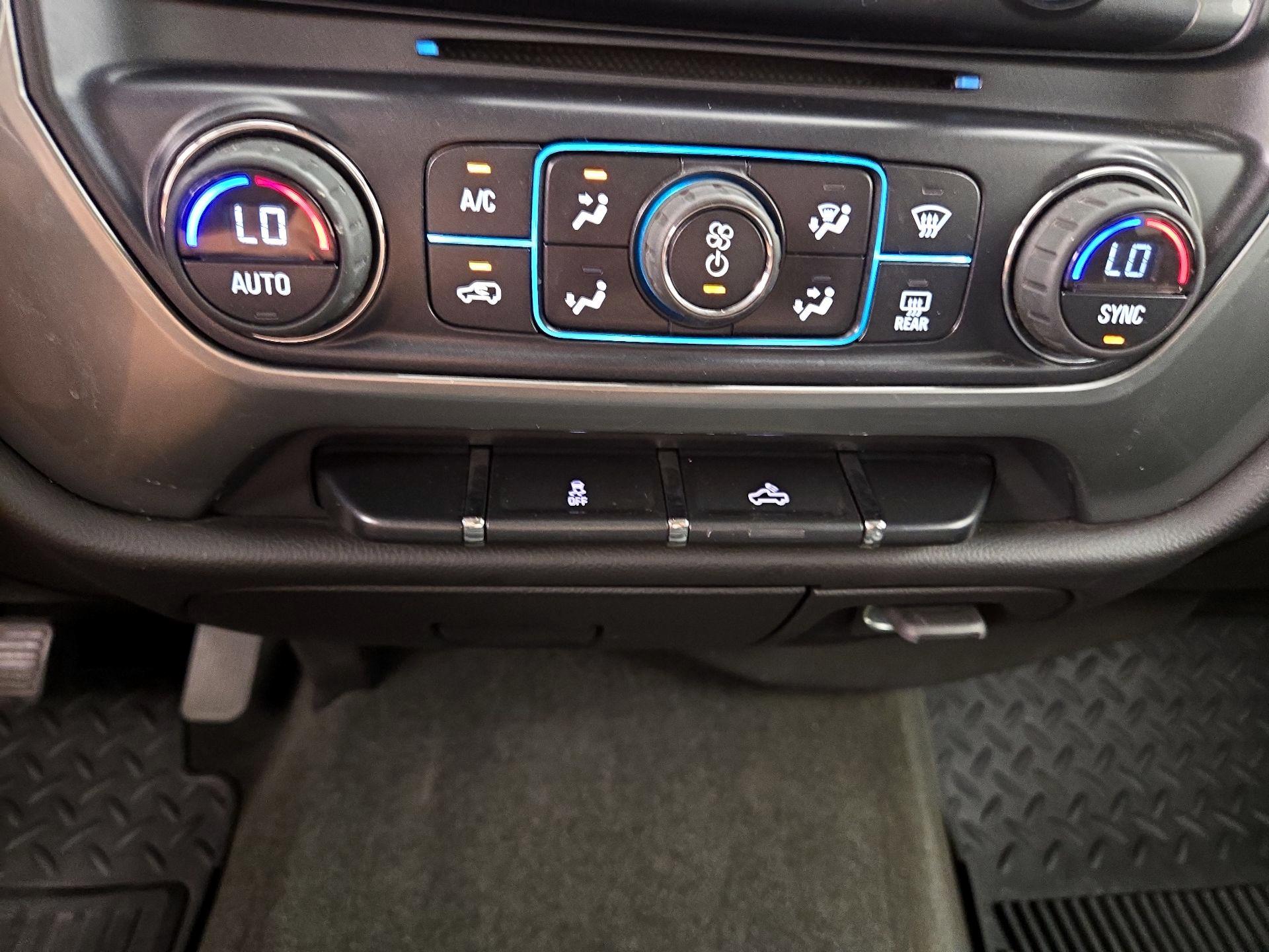 Thumbnail: 2014 Chevrolet Silverado 1500 - 16
