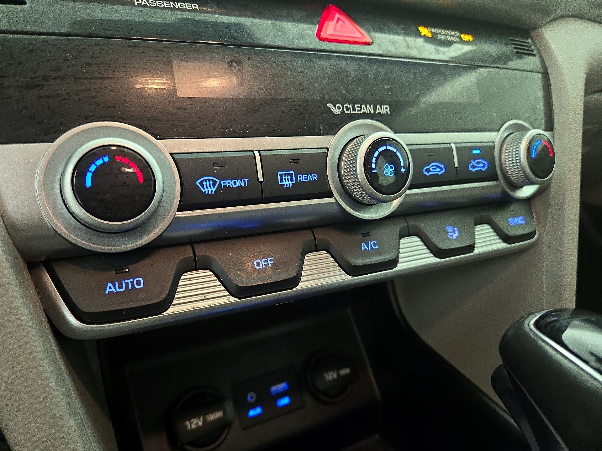 Thumbnail: 2020 Hyundai Elantra - 16