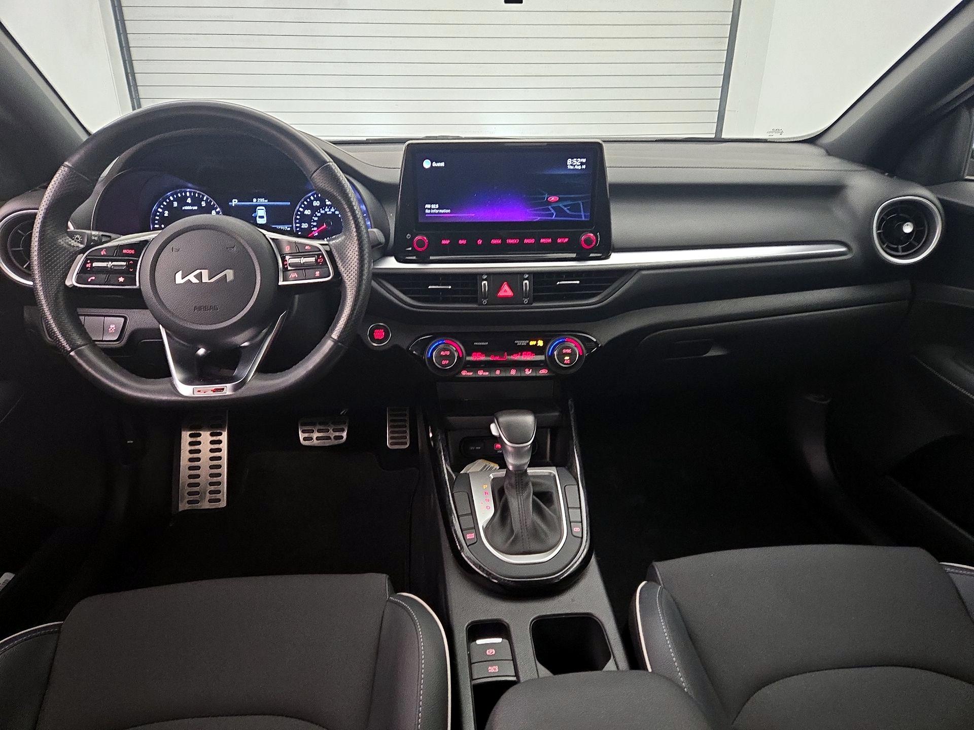 Thumbnail: 2022 Kia Forte - 9