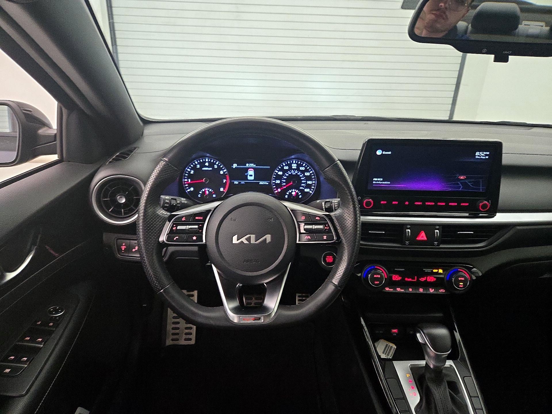Thumbnail: 2022 Kia Forte - 10