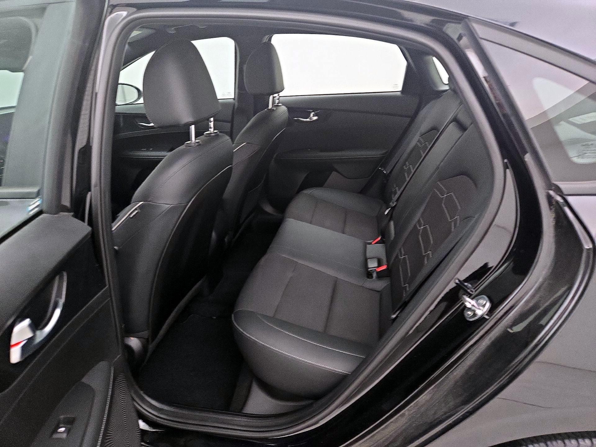 Thumbnail: 2022 Kia Forte - 19