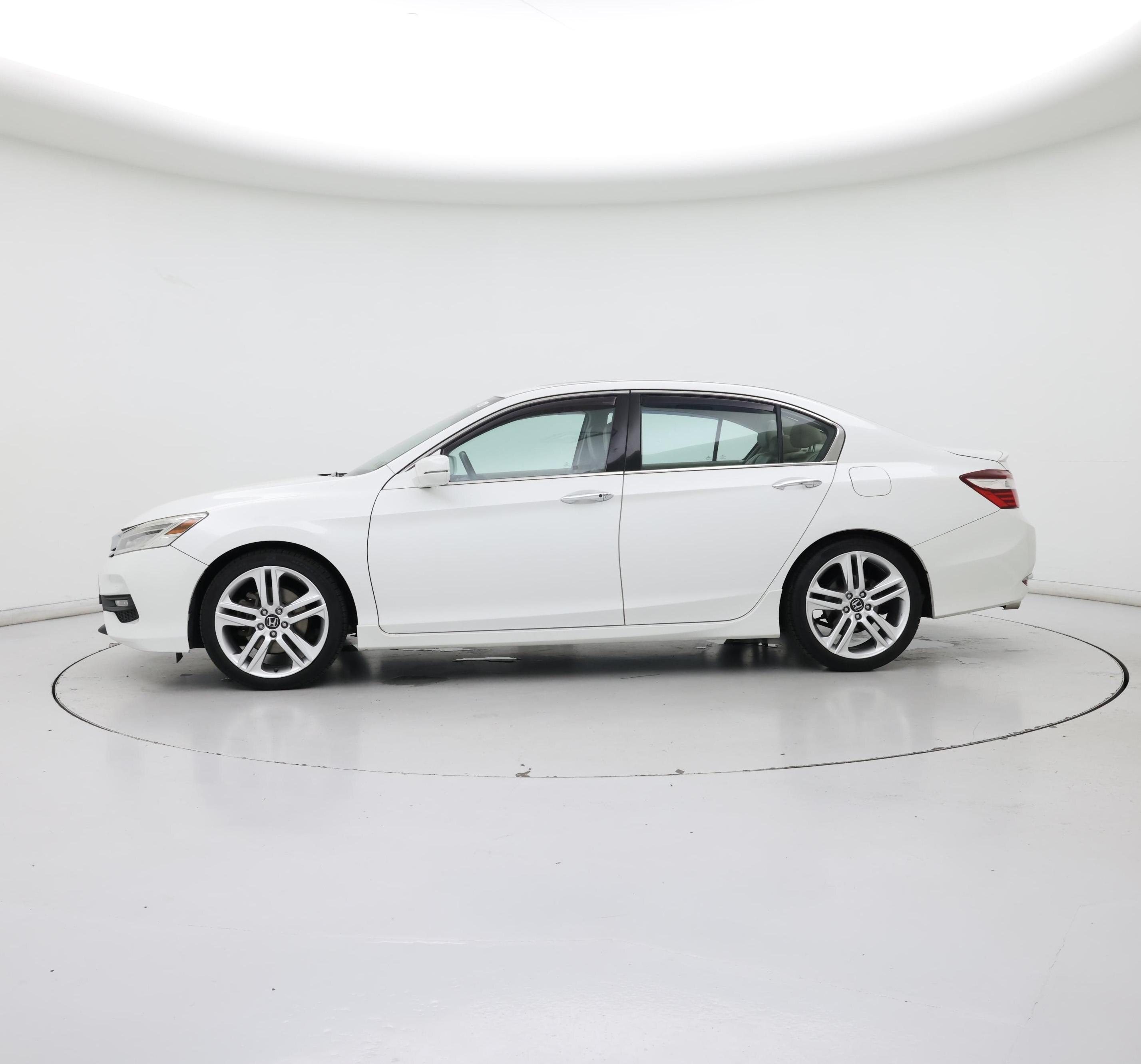 Thumbnail: 2017 Honda Accord - 3