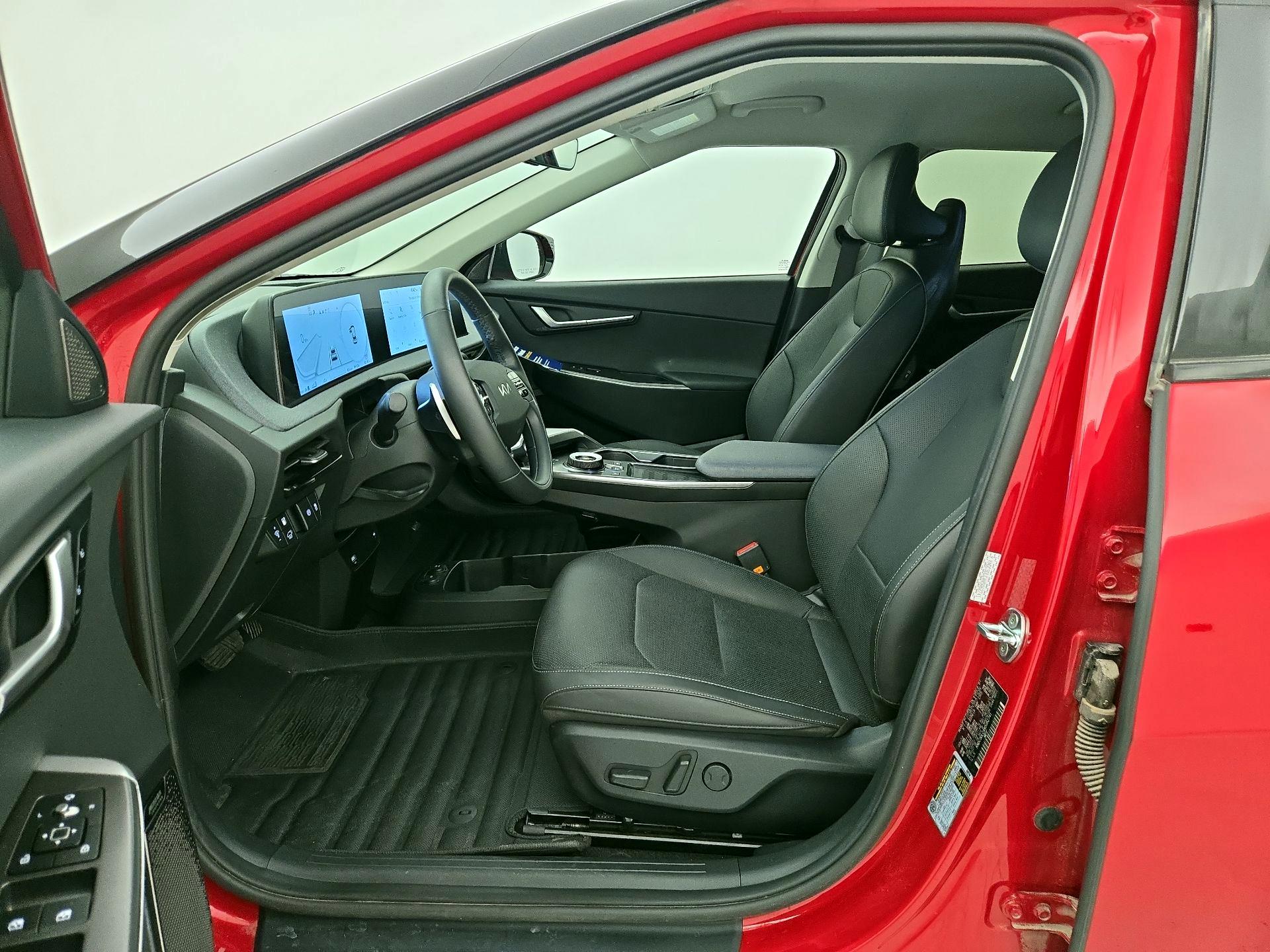 Thumbnail: 2022 Kia EV6 - 11