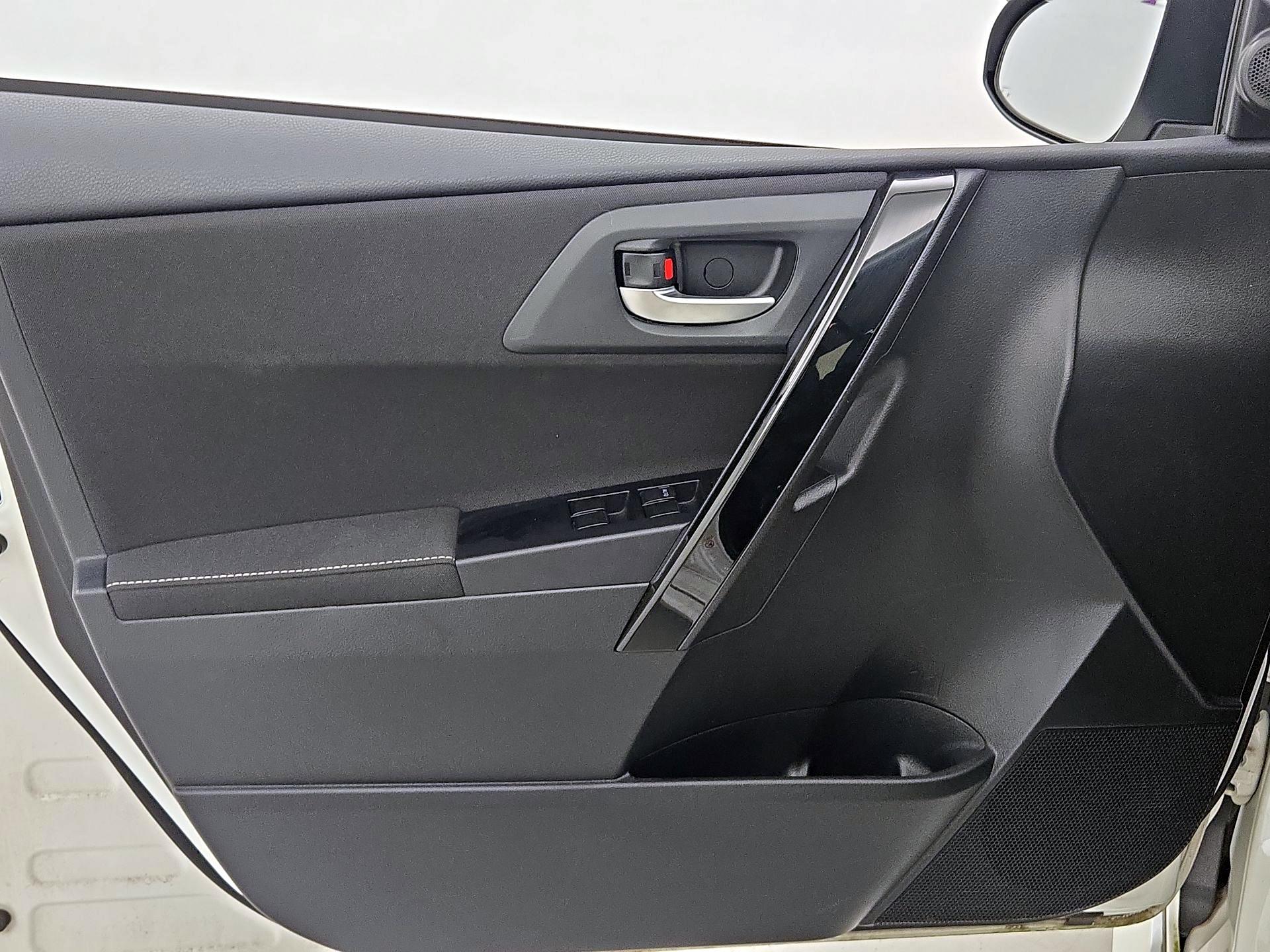 Thumbnail: 2017 Toyota Corolla iM - 12