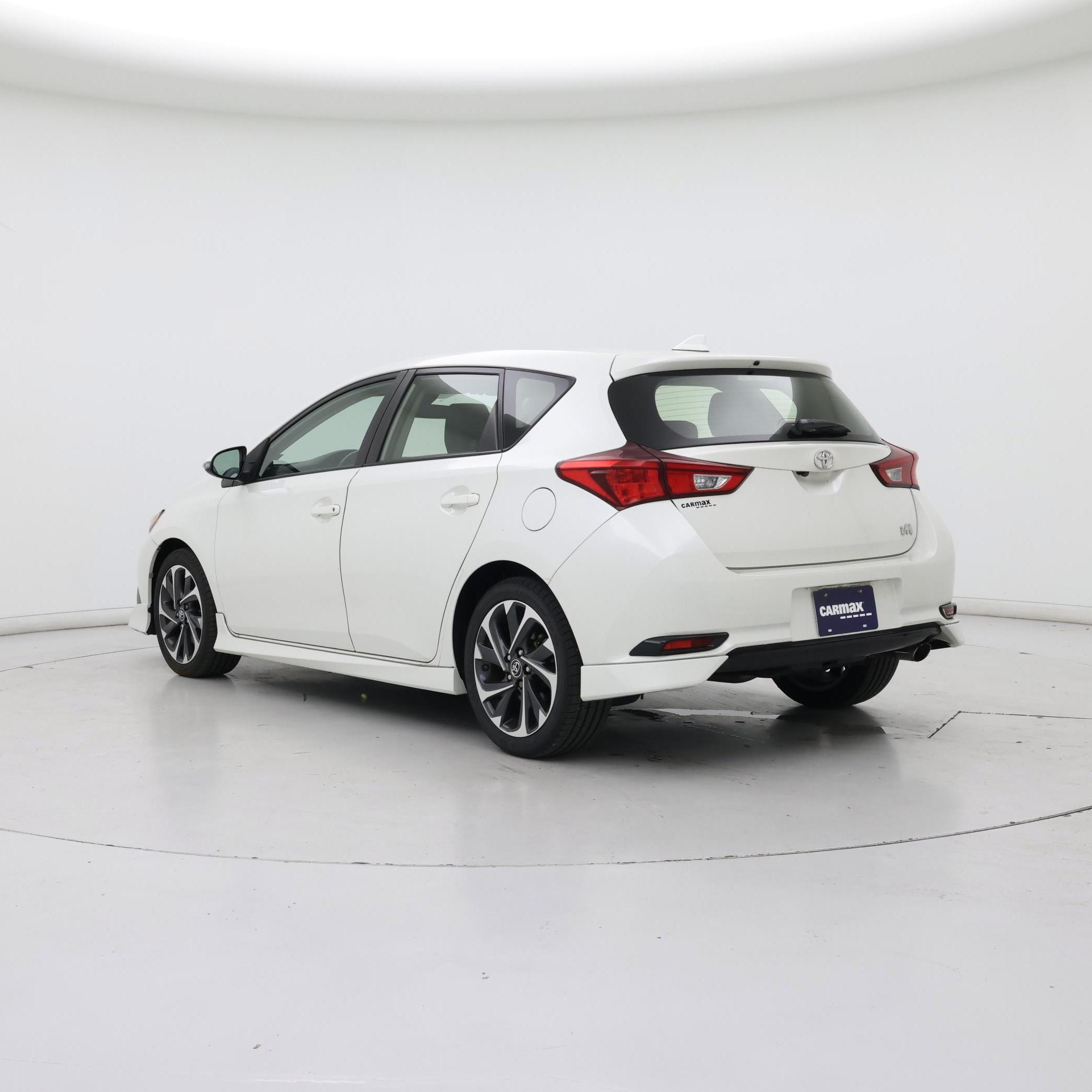Thumbnail: 2017 Toyota Corolla iM - 2
