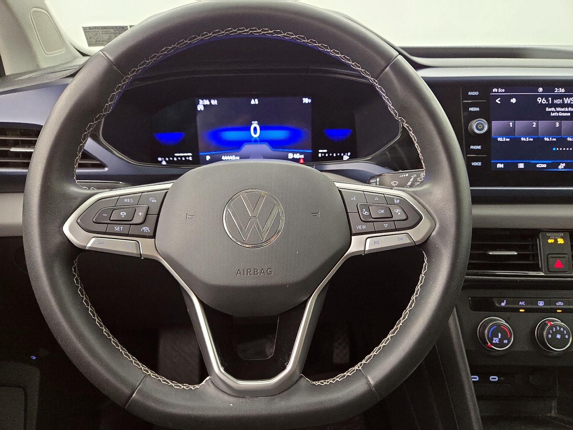 Thumbnail: 2022 Volkswagen Taos - 10