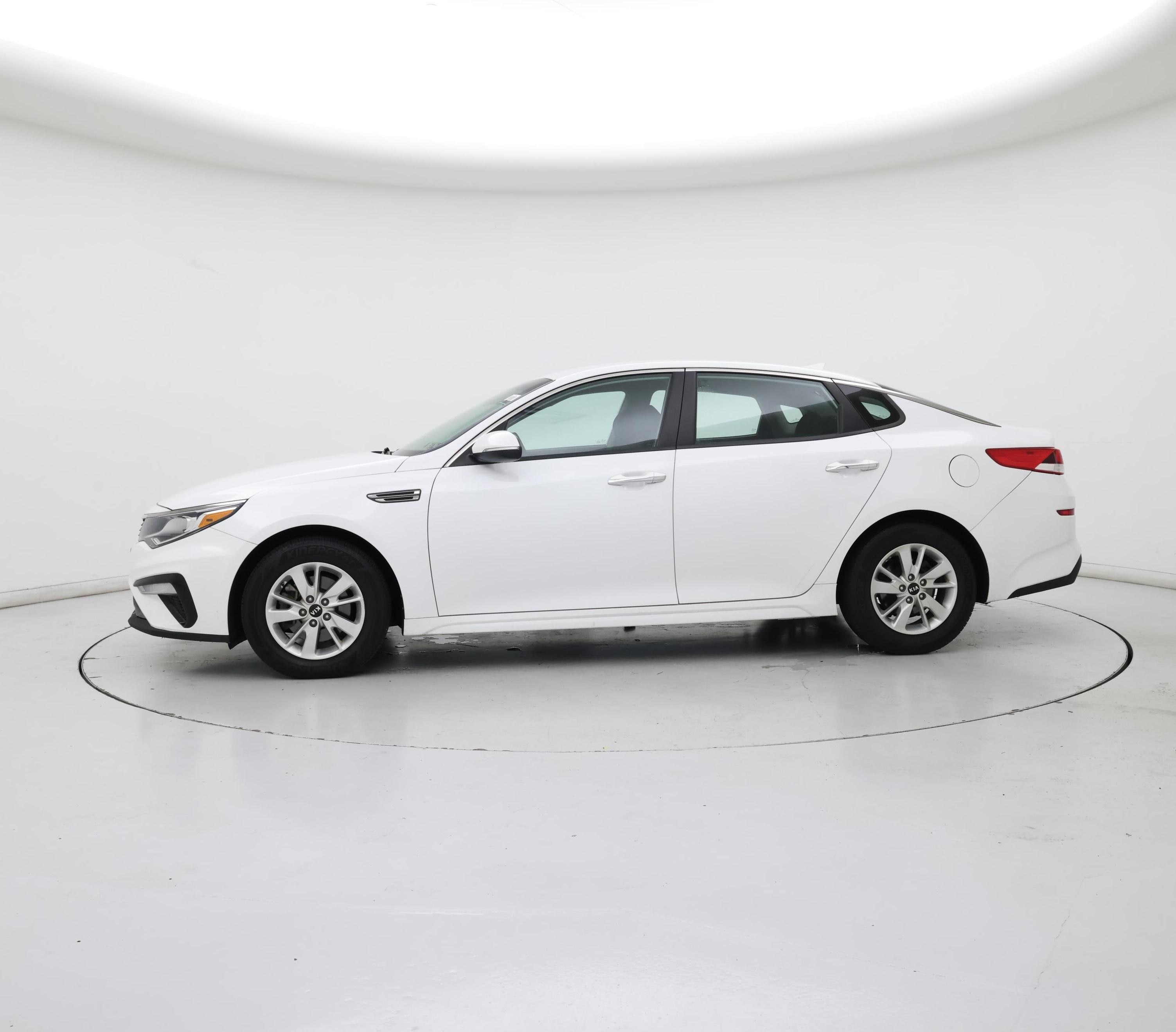 Thumbnail: 2019 Kia Optima - 3