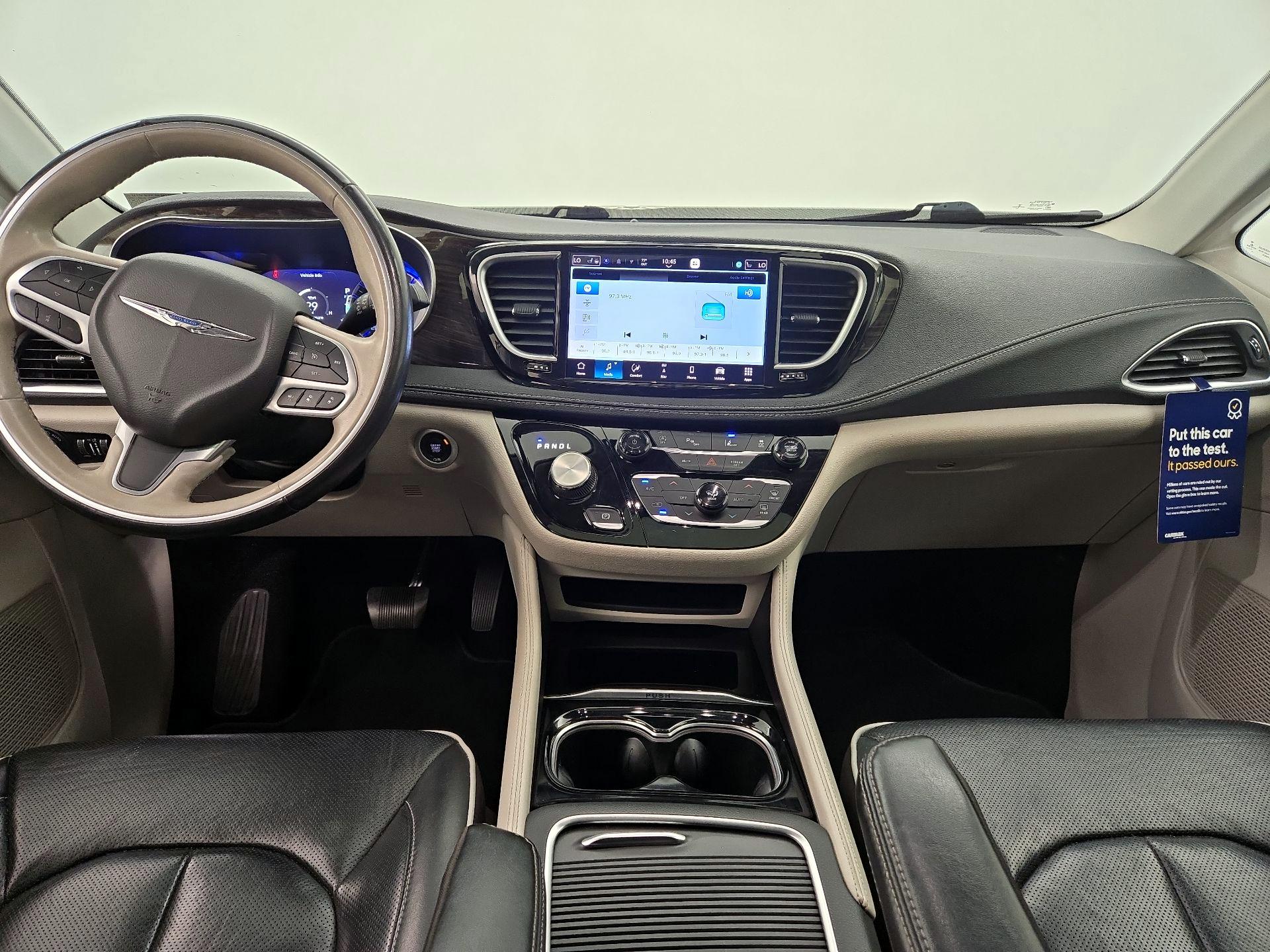 Thumbnail: 2021 Chrysler Pacifica - 9