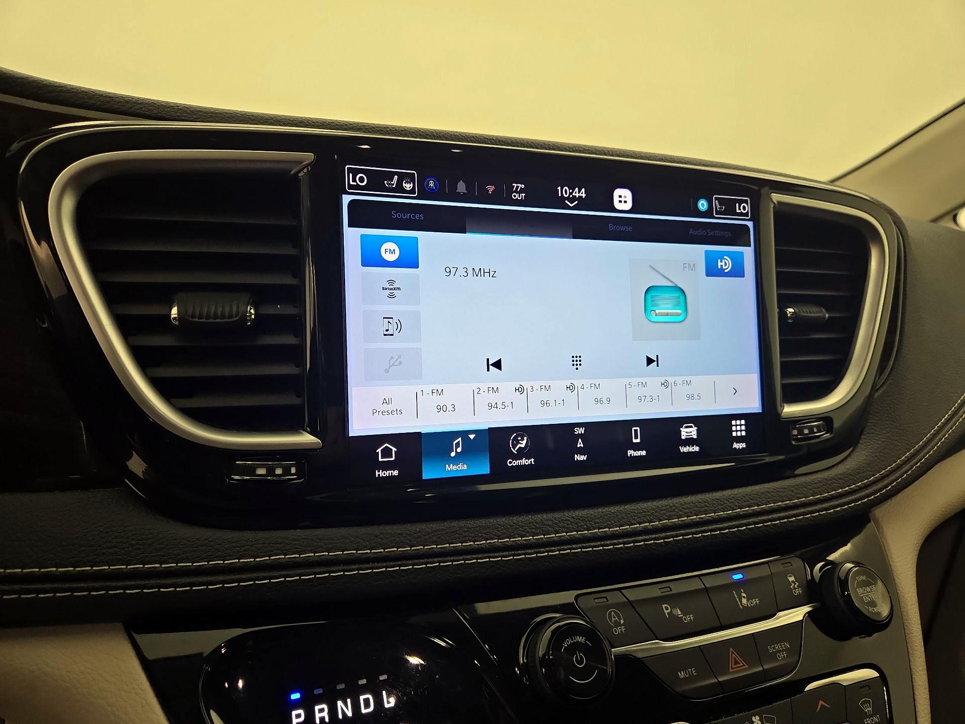 Thumbnail: 2021 Chrysler Pacifica - 15