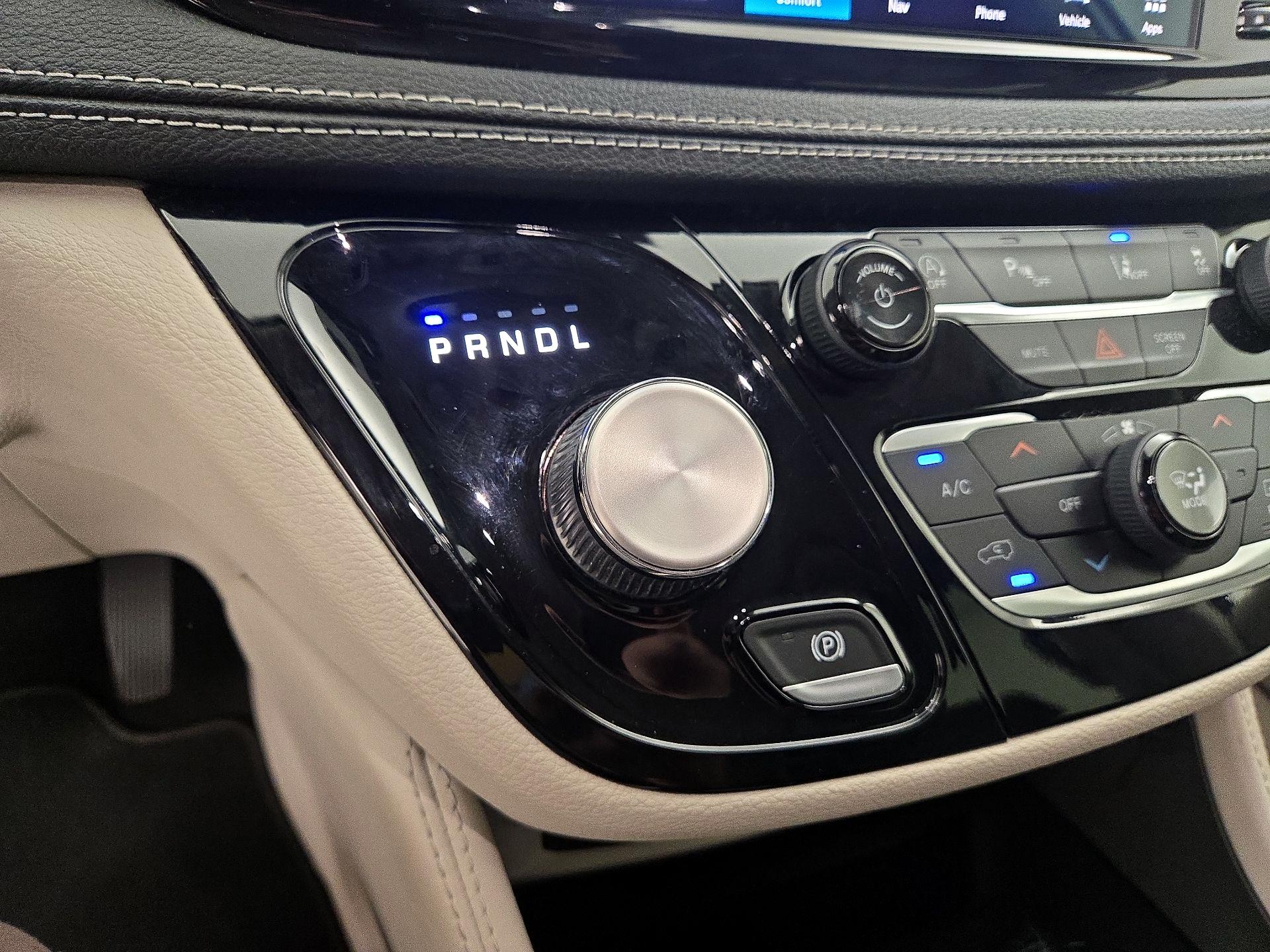 Thumbnail: 2021 Chrysler Pacifica - 17
