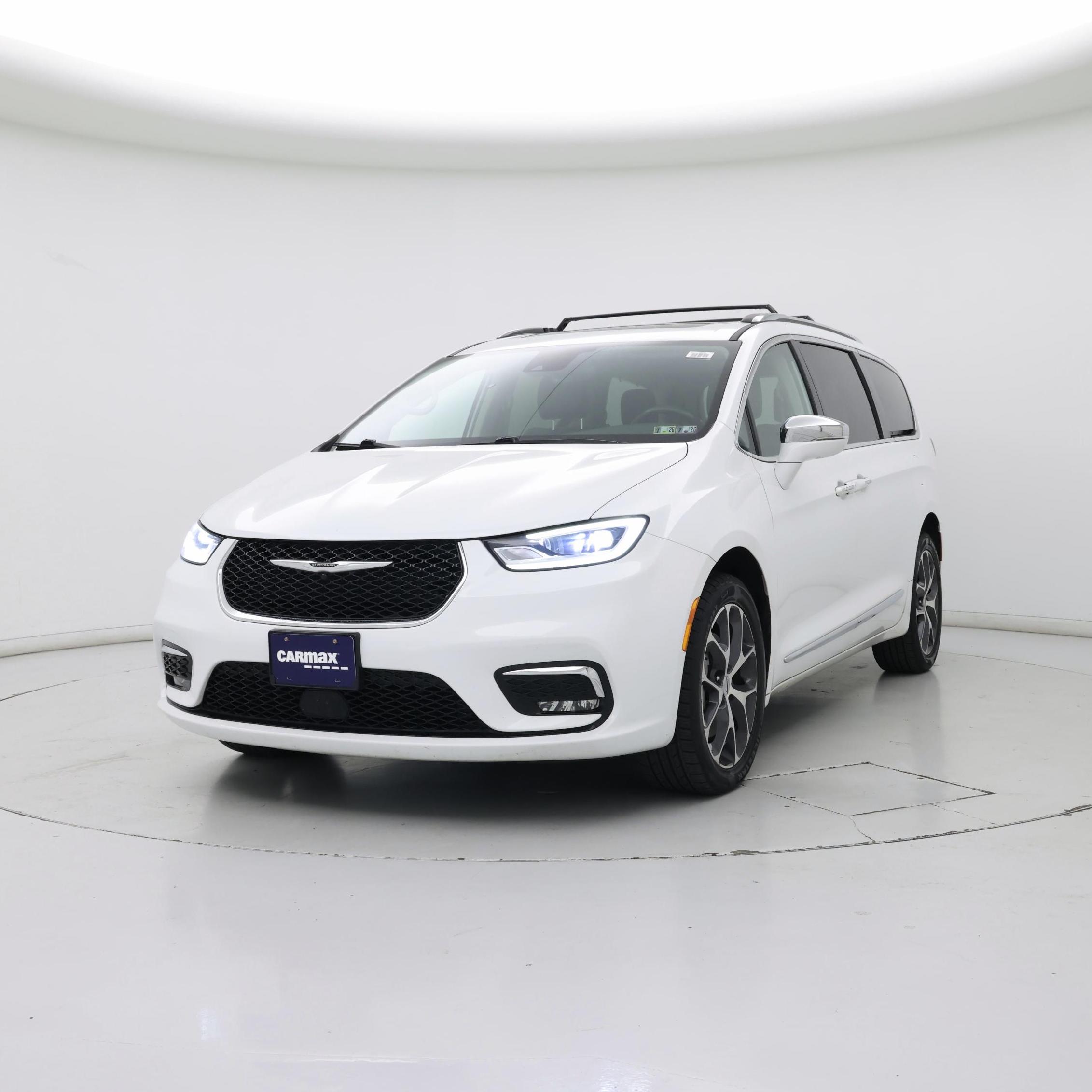 Thumbnail: 2021 Chrysler Pacifica - 4