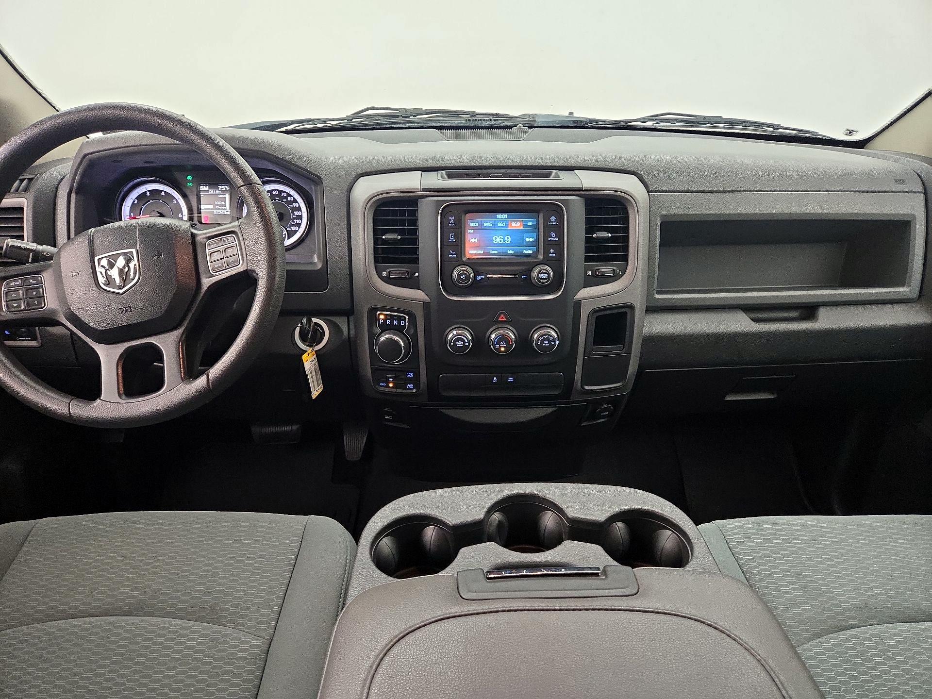 Thumbnail: 2019 RAM 1500 Classic - 9