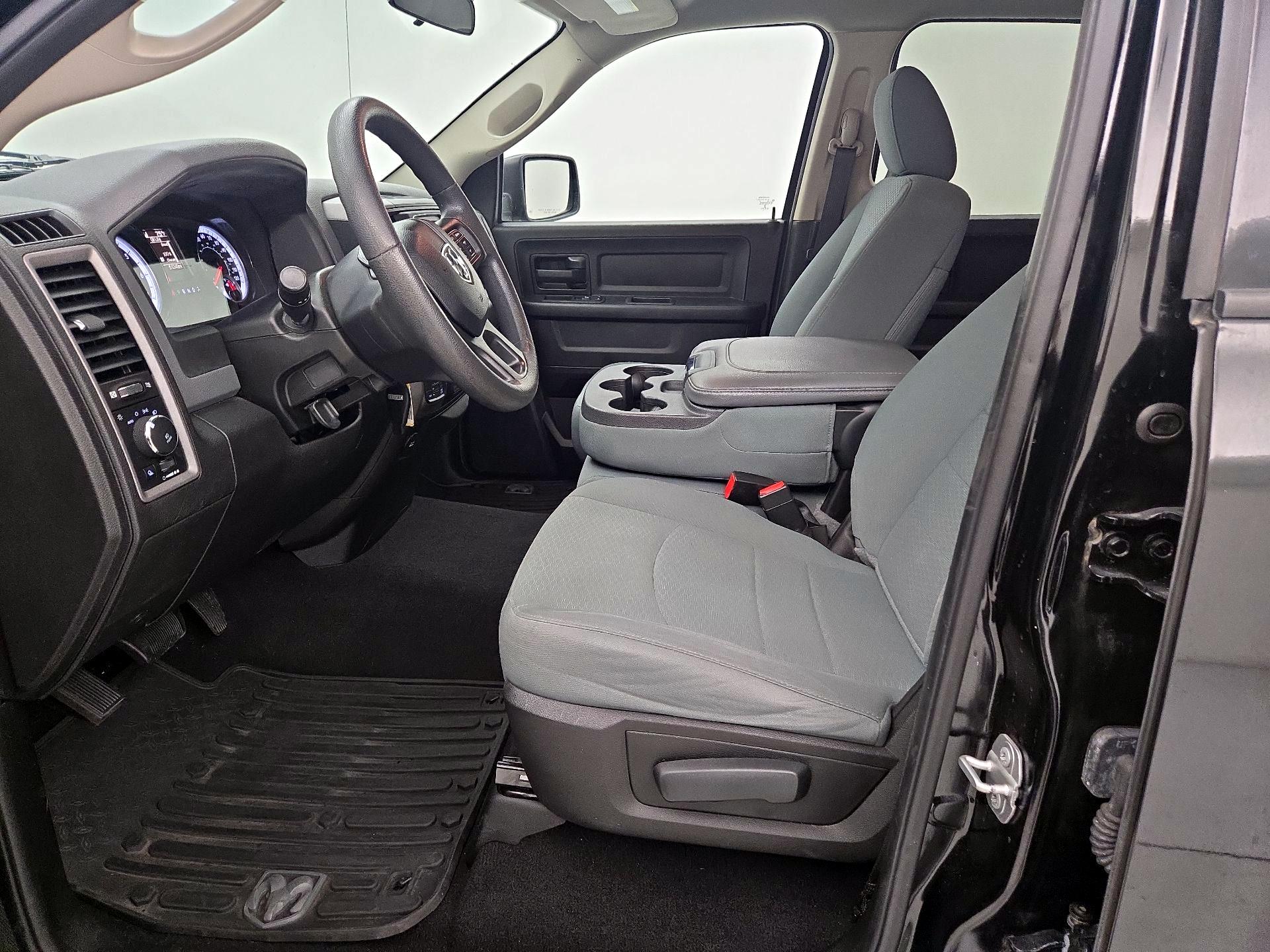 Thumbnail: 2019 RAM 1500 Classic - 11