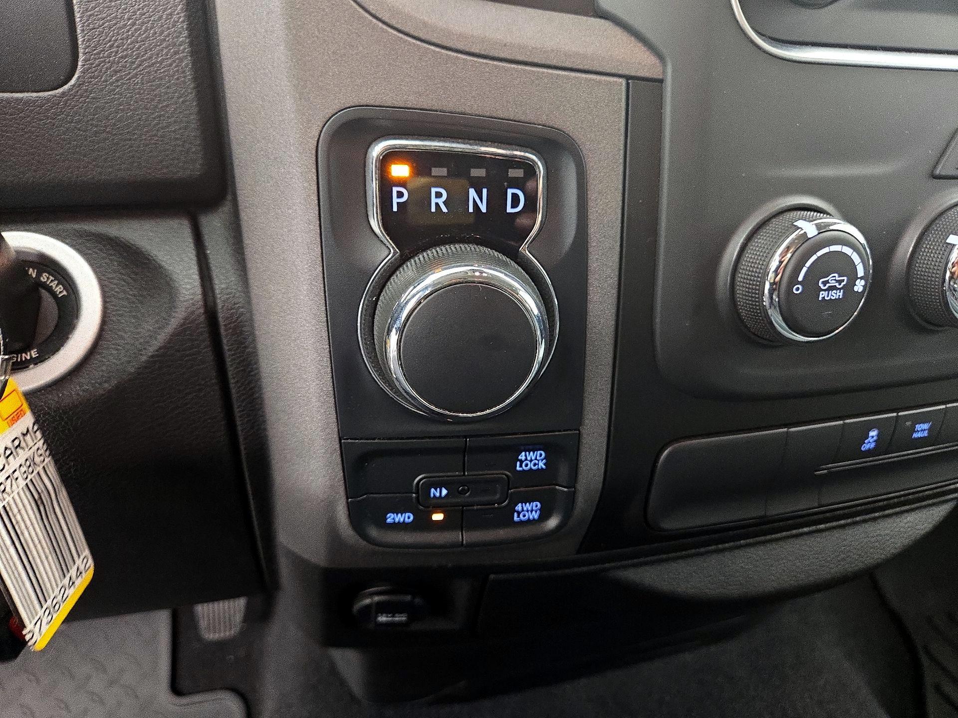 Thumbnail: 2019 RAM 1500 Classic - 17