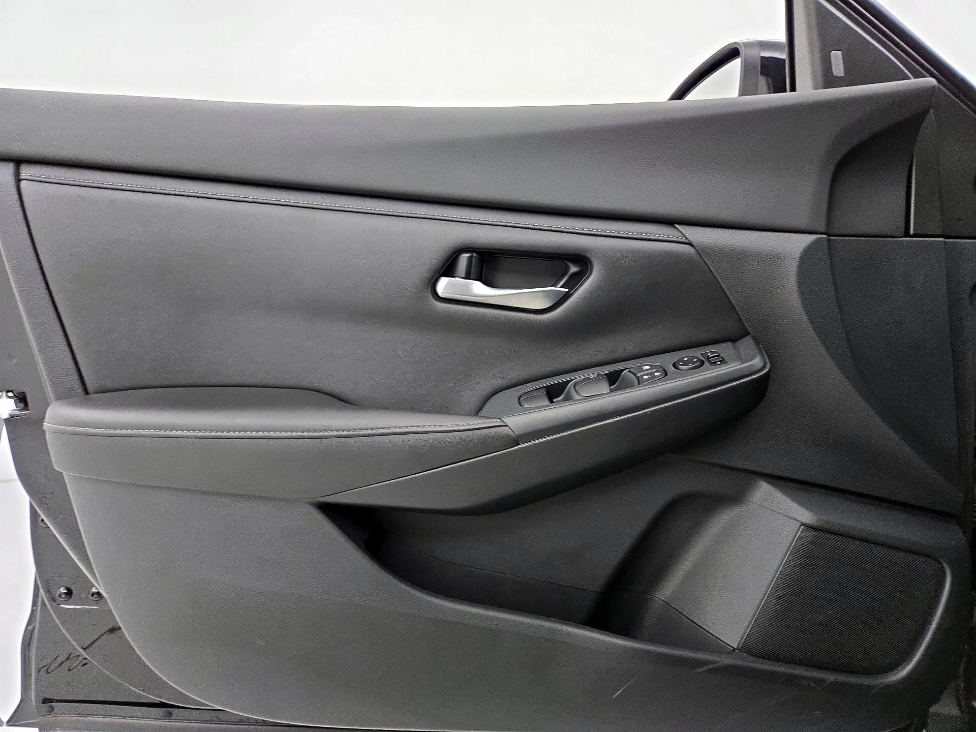 Thumbnail: 2020 Nissan Sentra - 12
